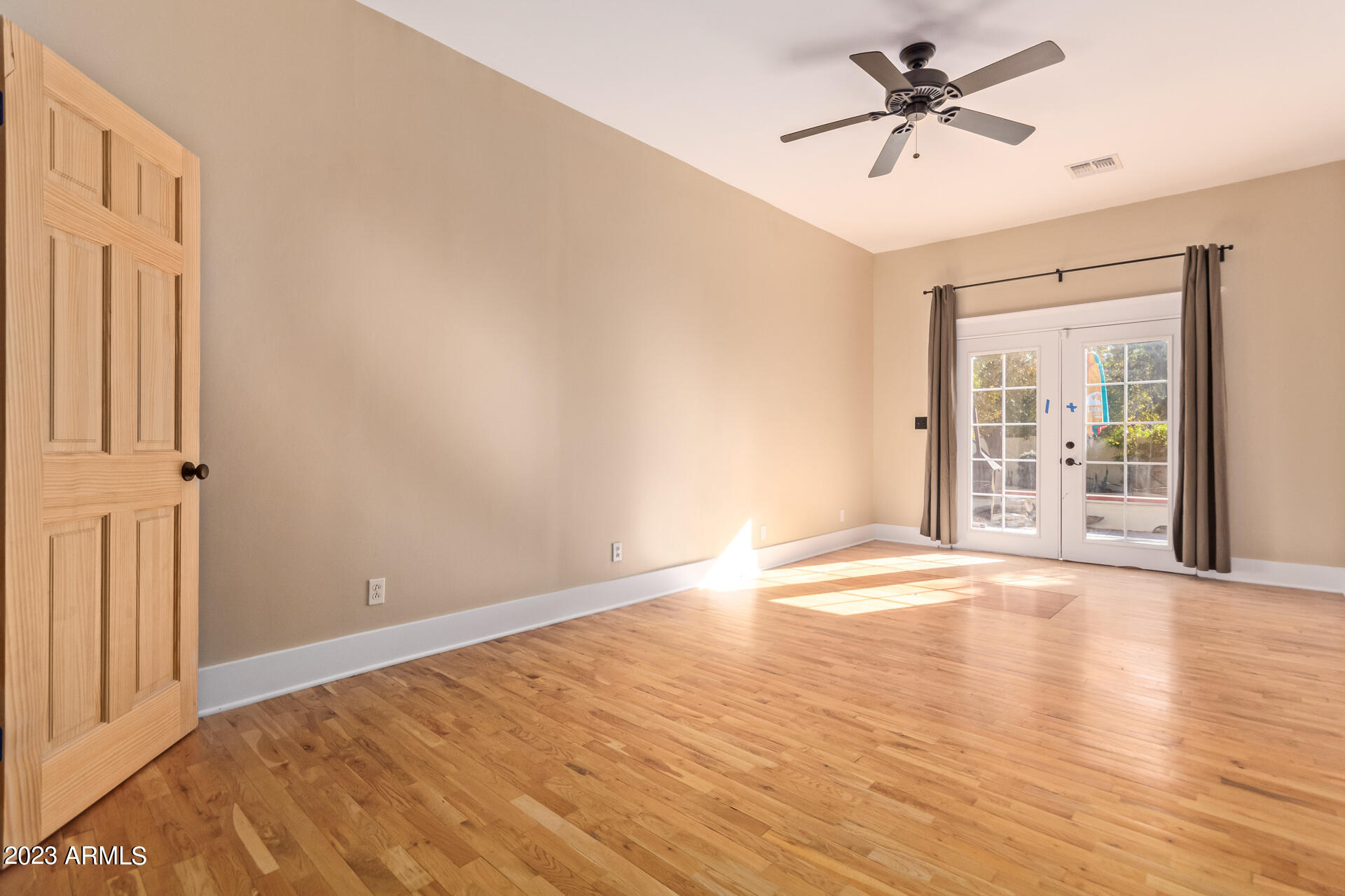 319 W WILLETTA Street