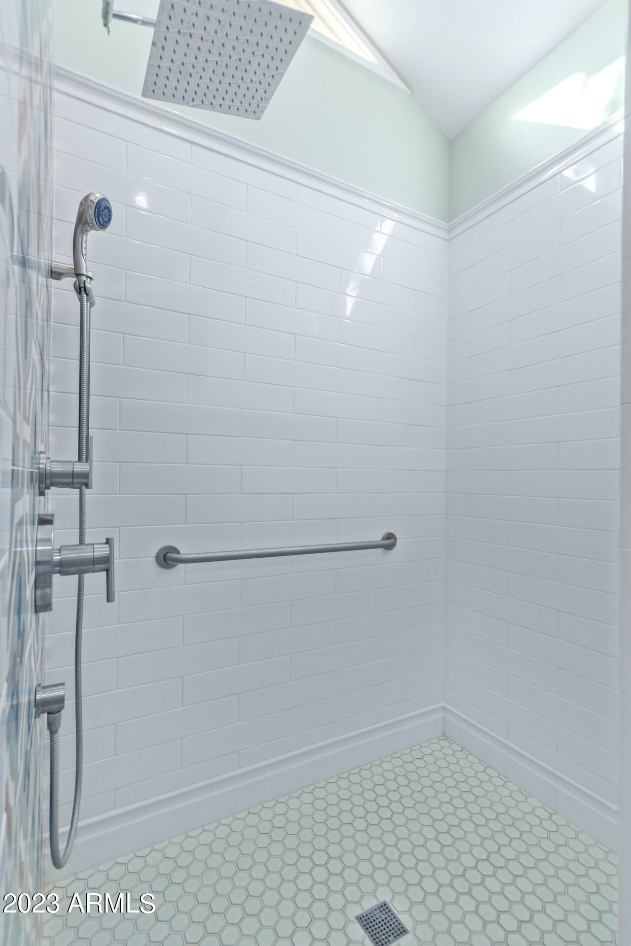 319 W WILLETTA Street