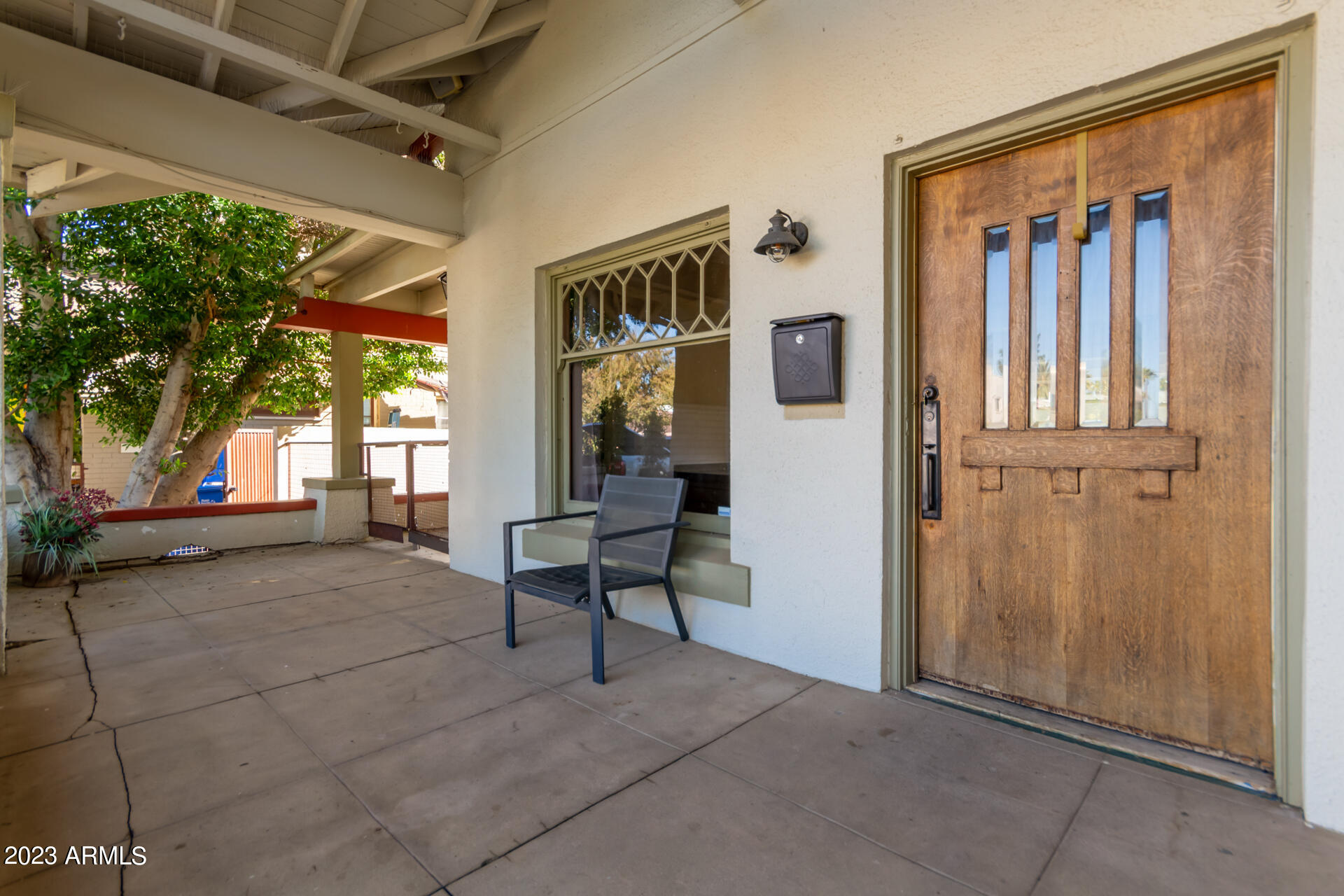 319 W WILLETTA Street