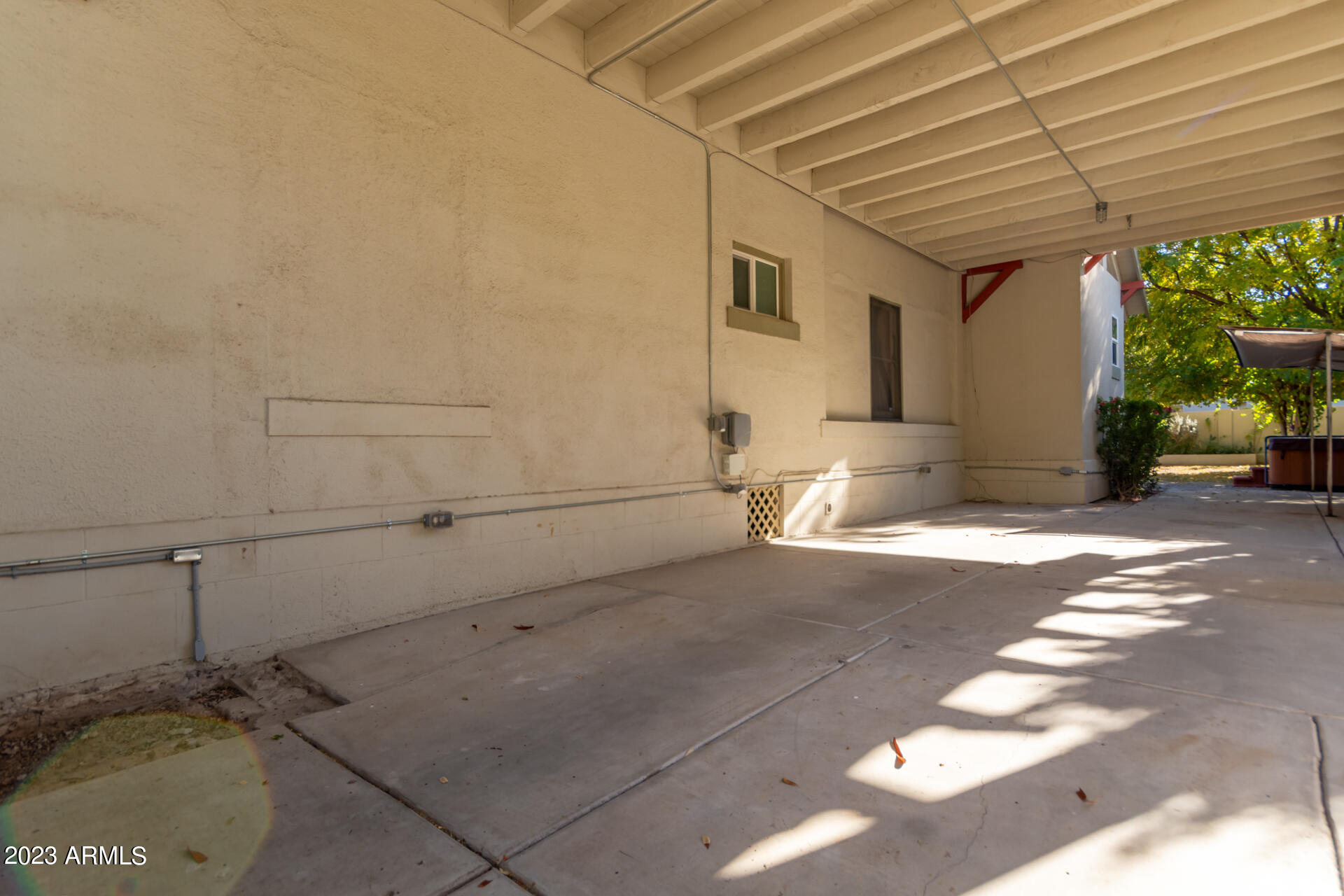 319 W WILLETTA Street