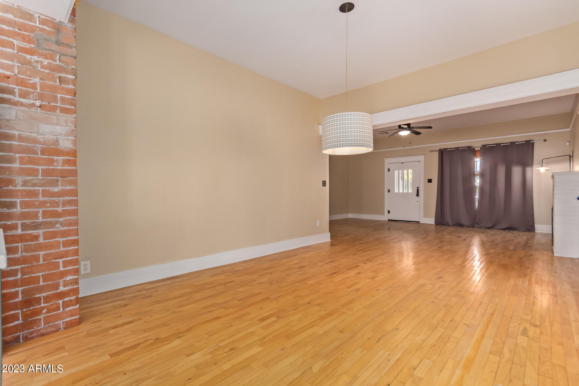 319 W WILLETTA Street