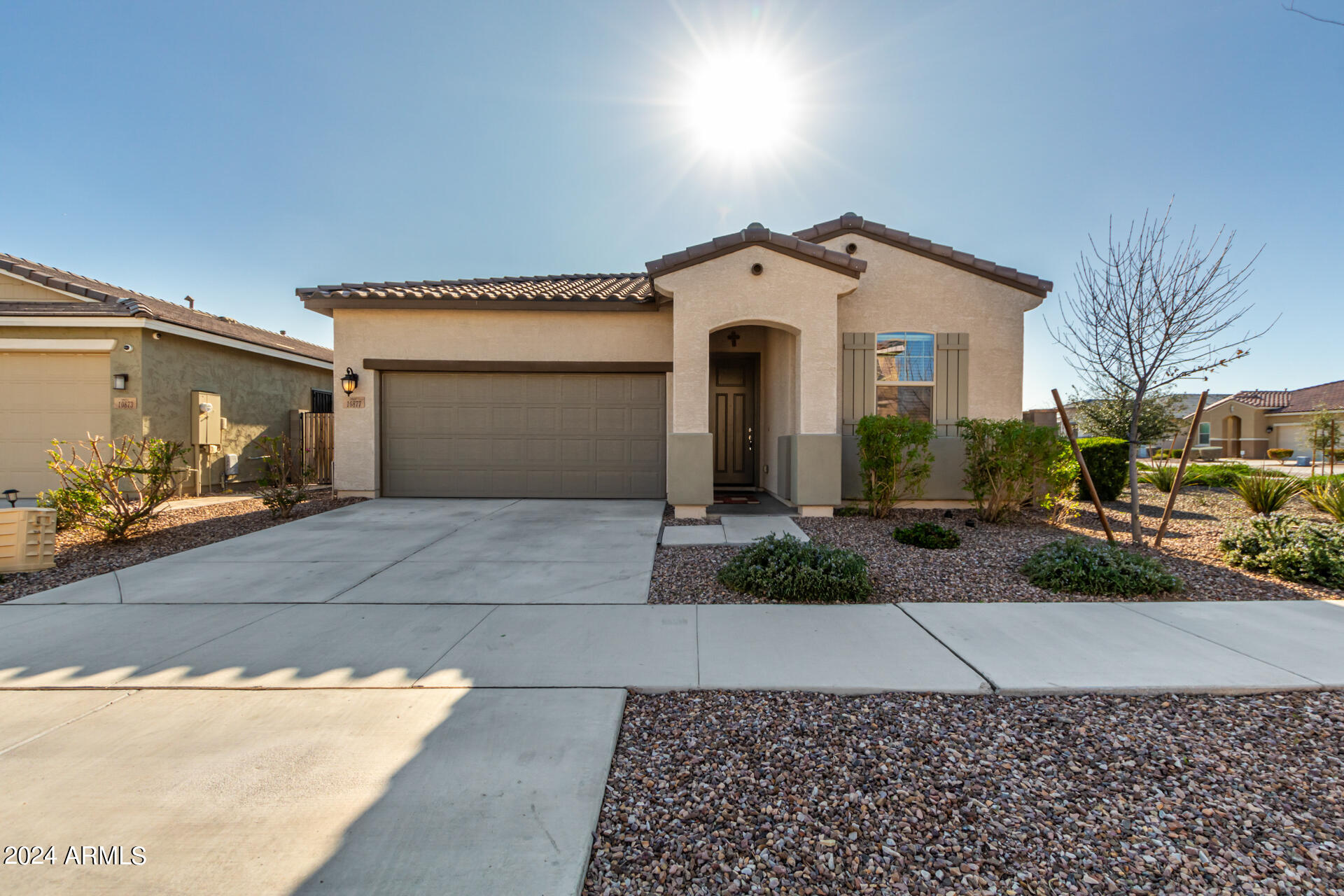 10877 W MARSHALL Avenue