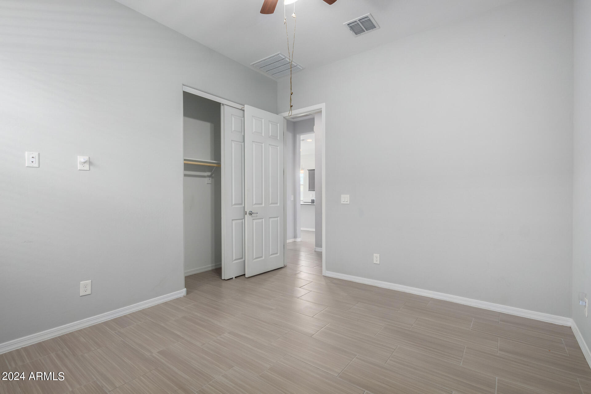 10877 W MARSHALL Avenue