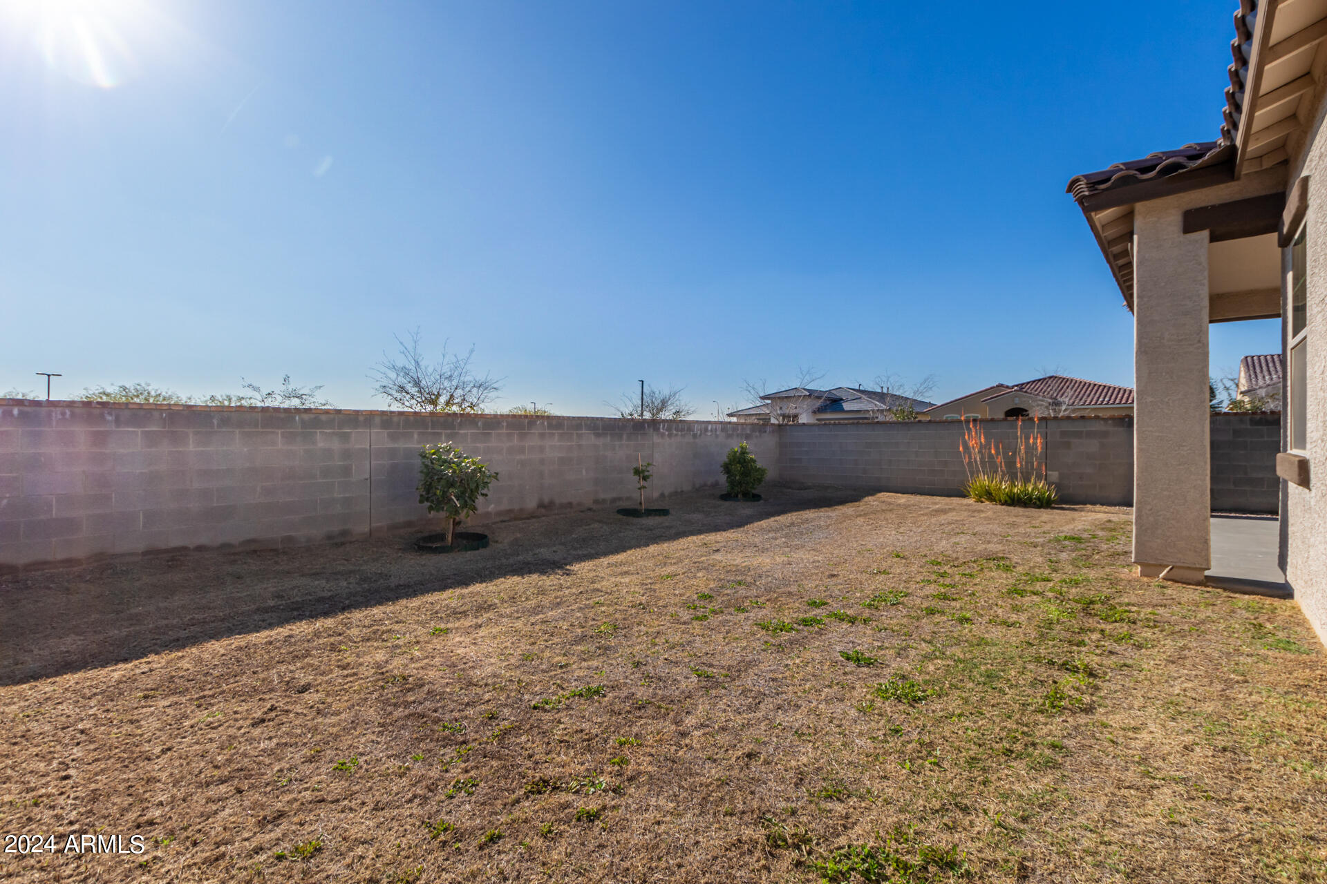 10877 W MARSHALL Avenue