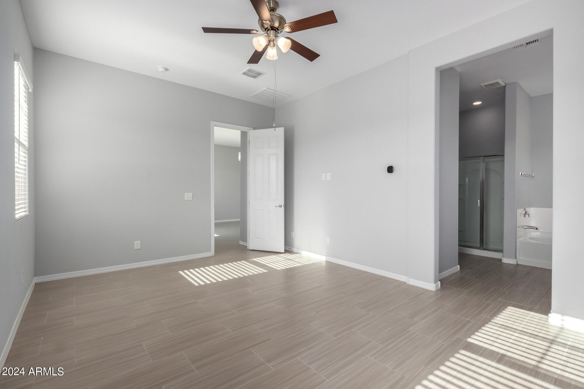 10877 W MARSHALL Avenue