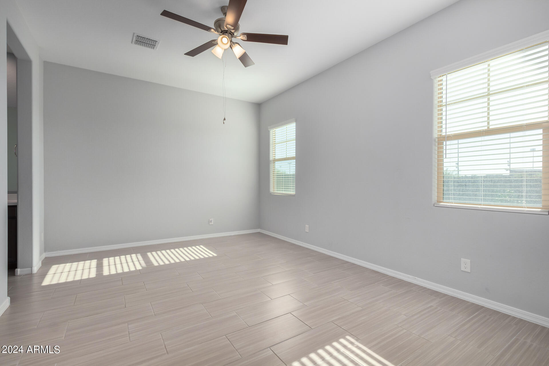 10877 W MARSHALL Avenue