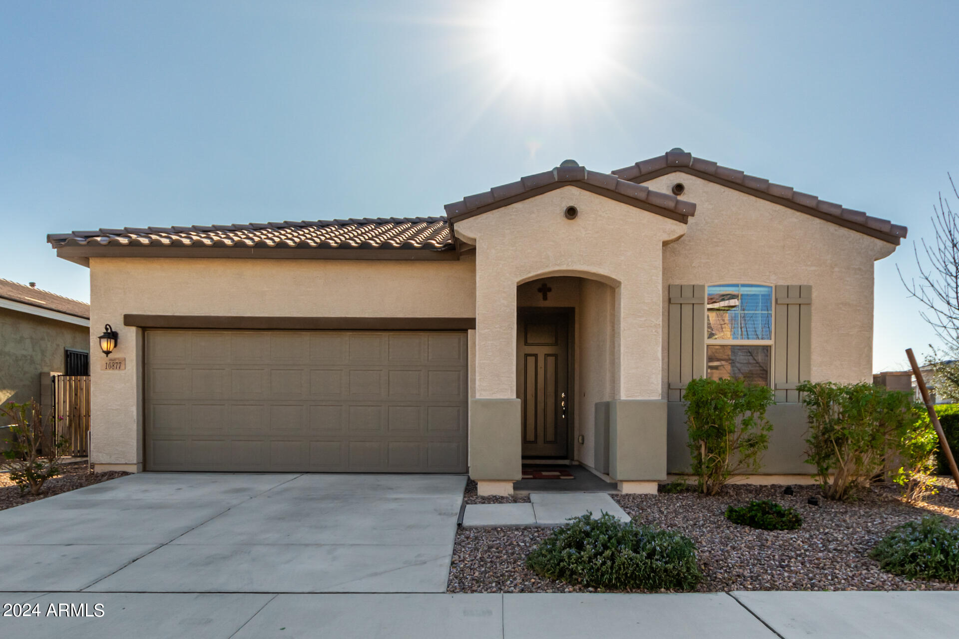 10877 W MARSHALL Avenue