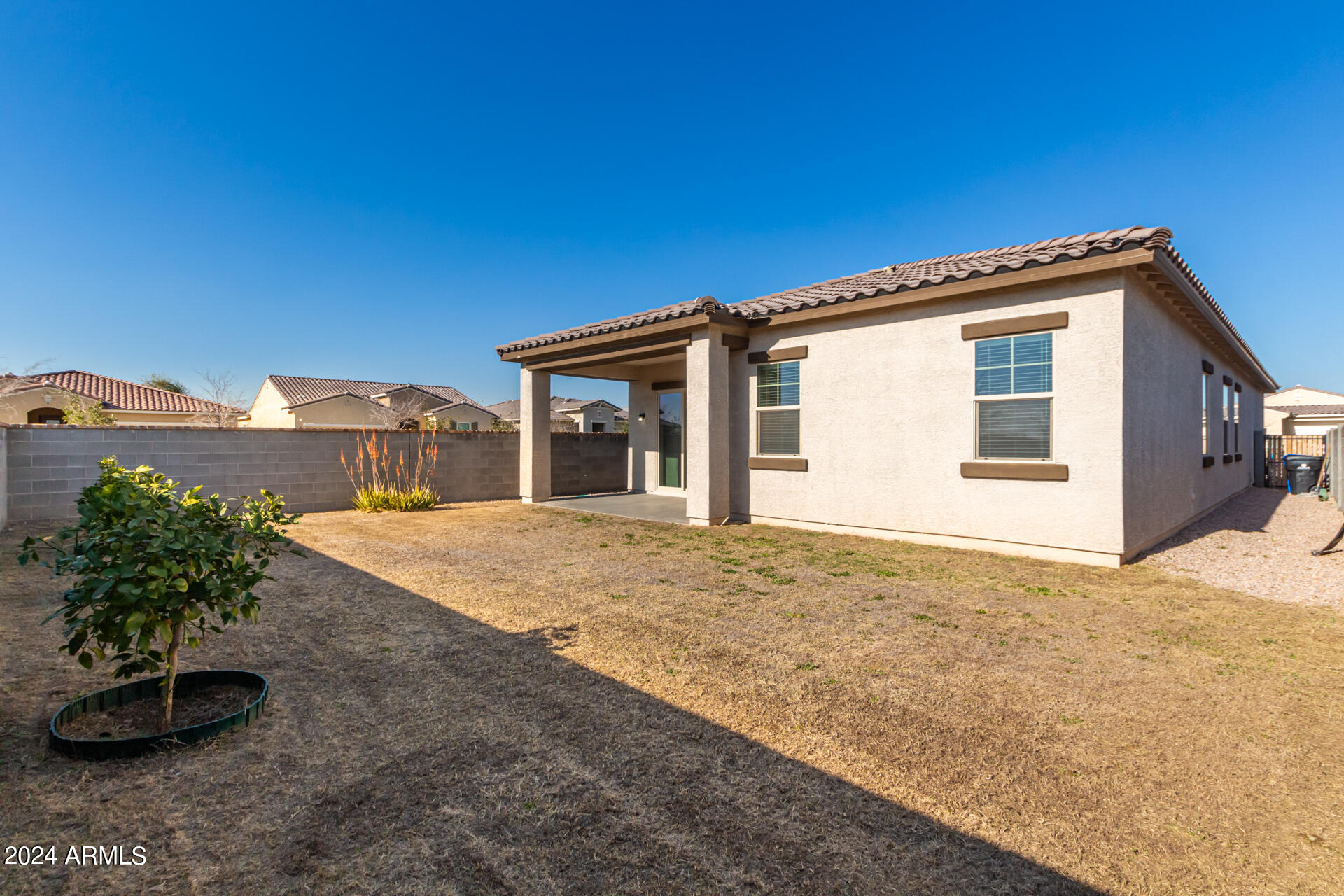 10877 W MARSHALL Avenue