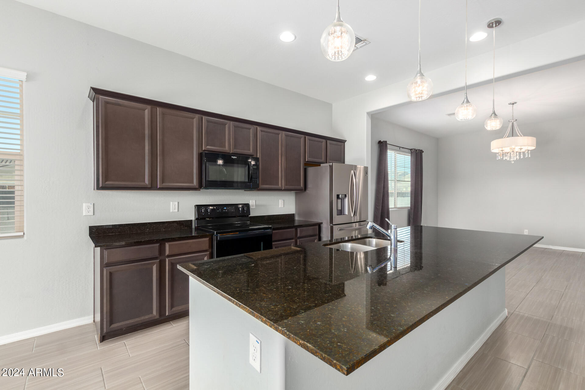 10877 W MARSHALL Avenue