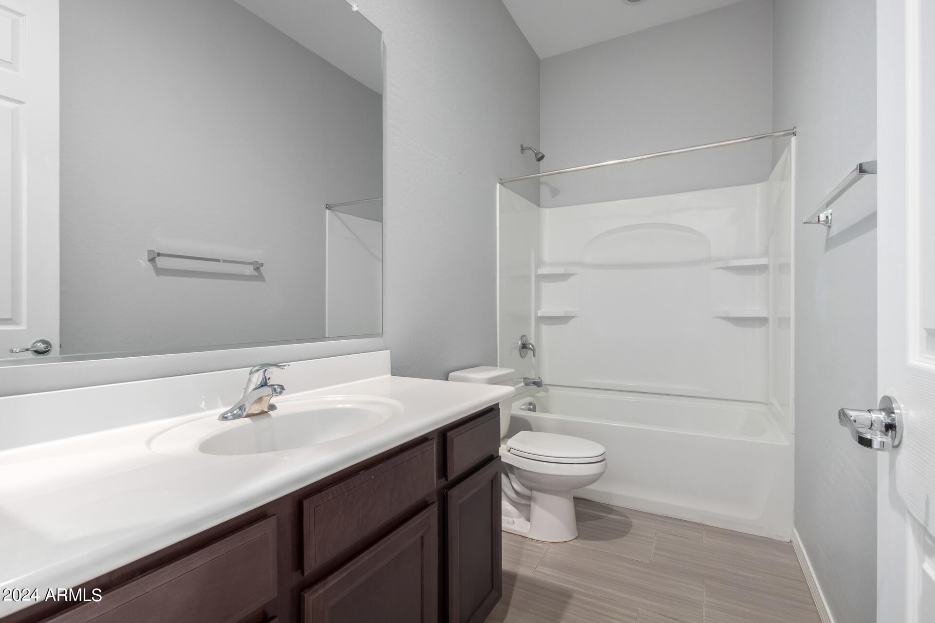 10877 W MARSHALL Avenue