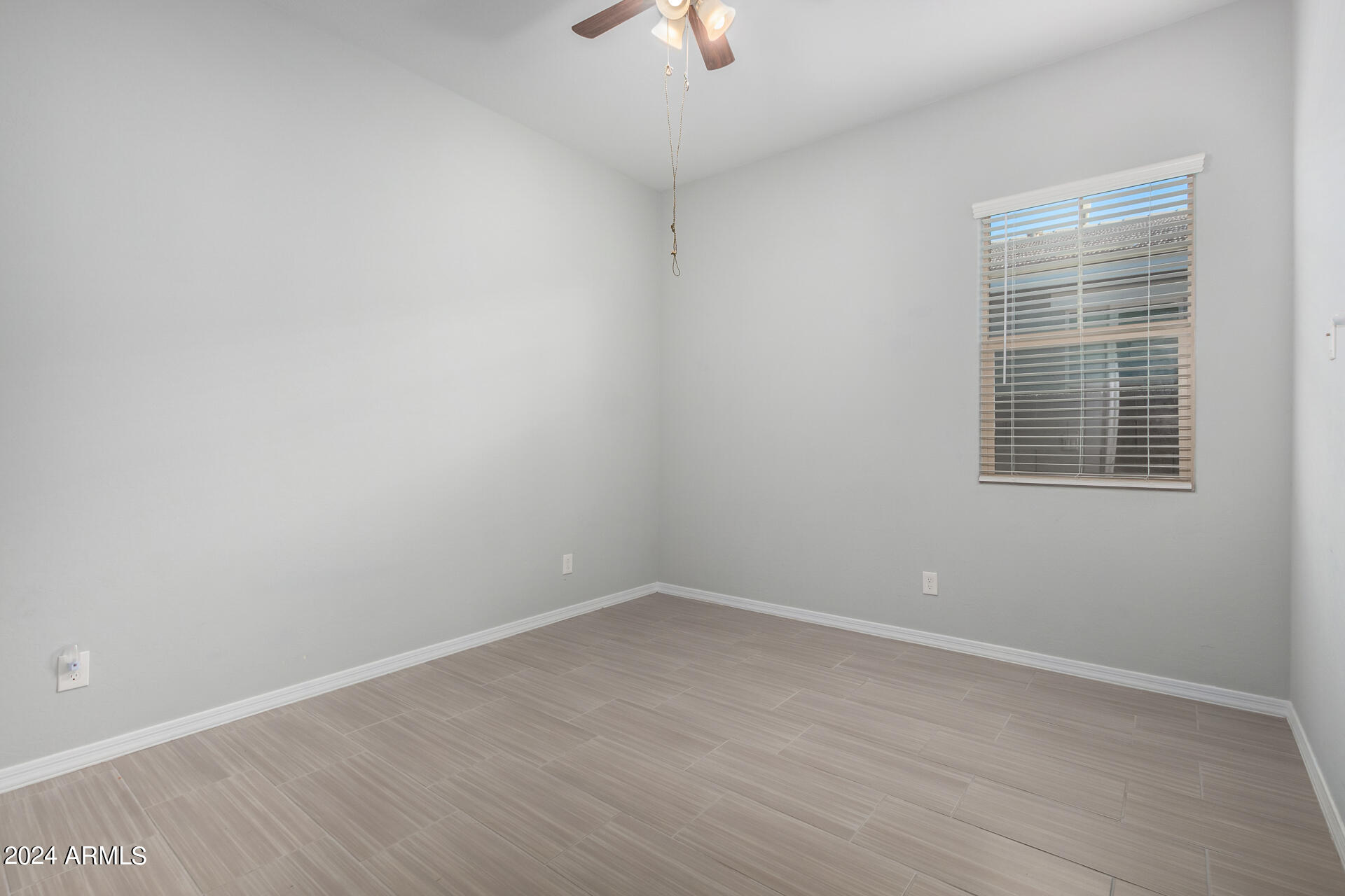 10877 W MARSHALL Avenue