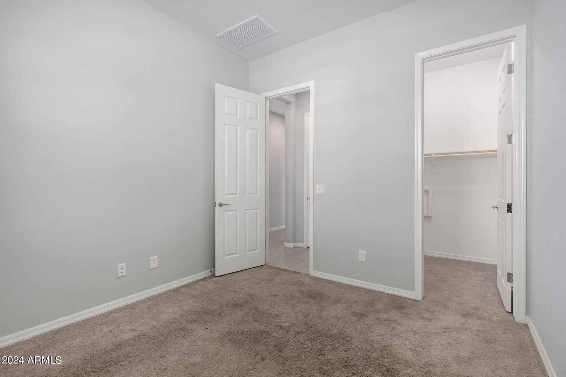 10877 W MARSHALL Avenue