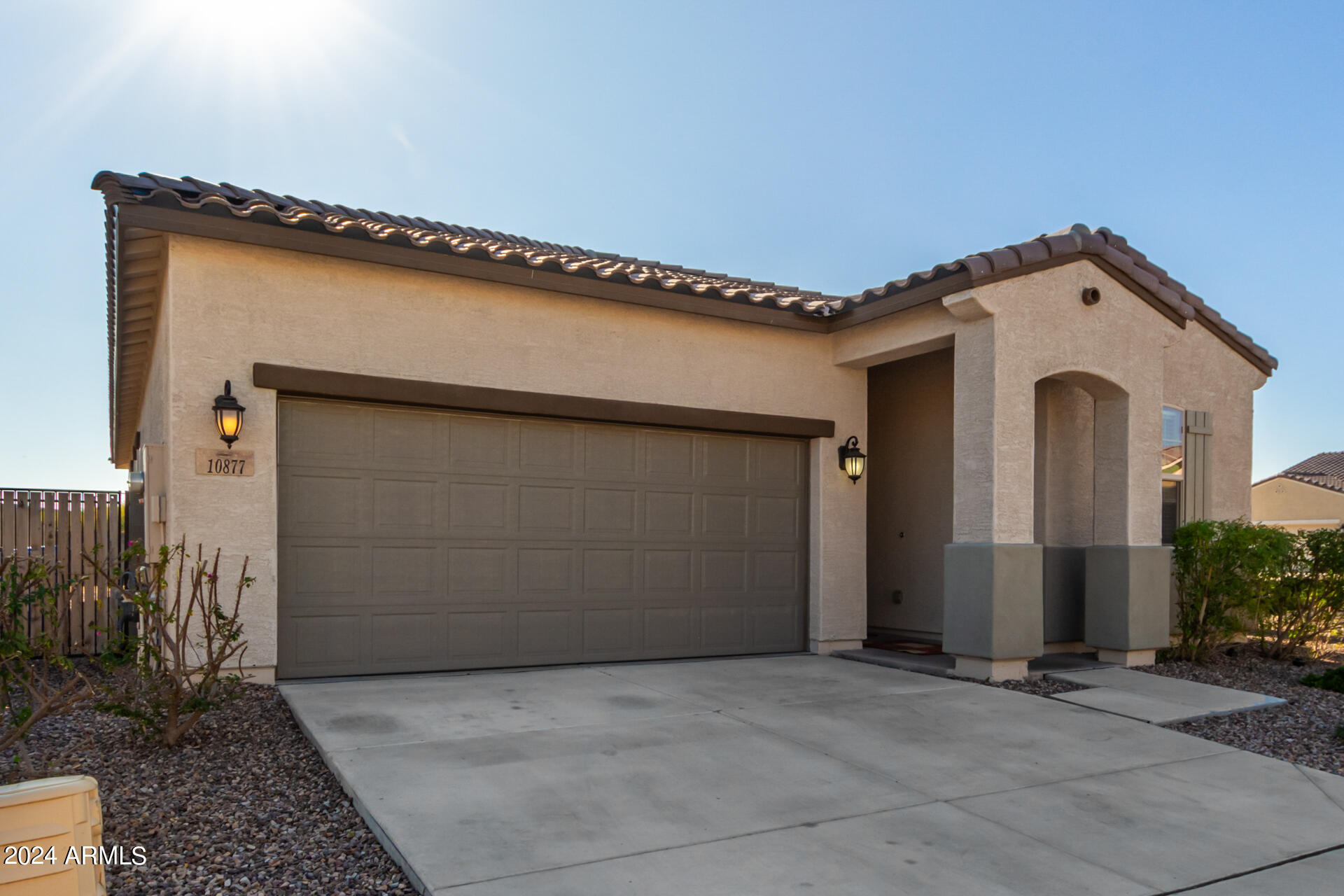 10877 W MARSHALL Avenue