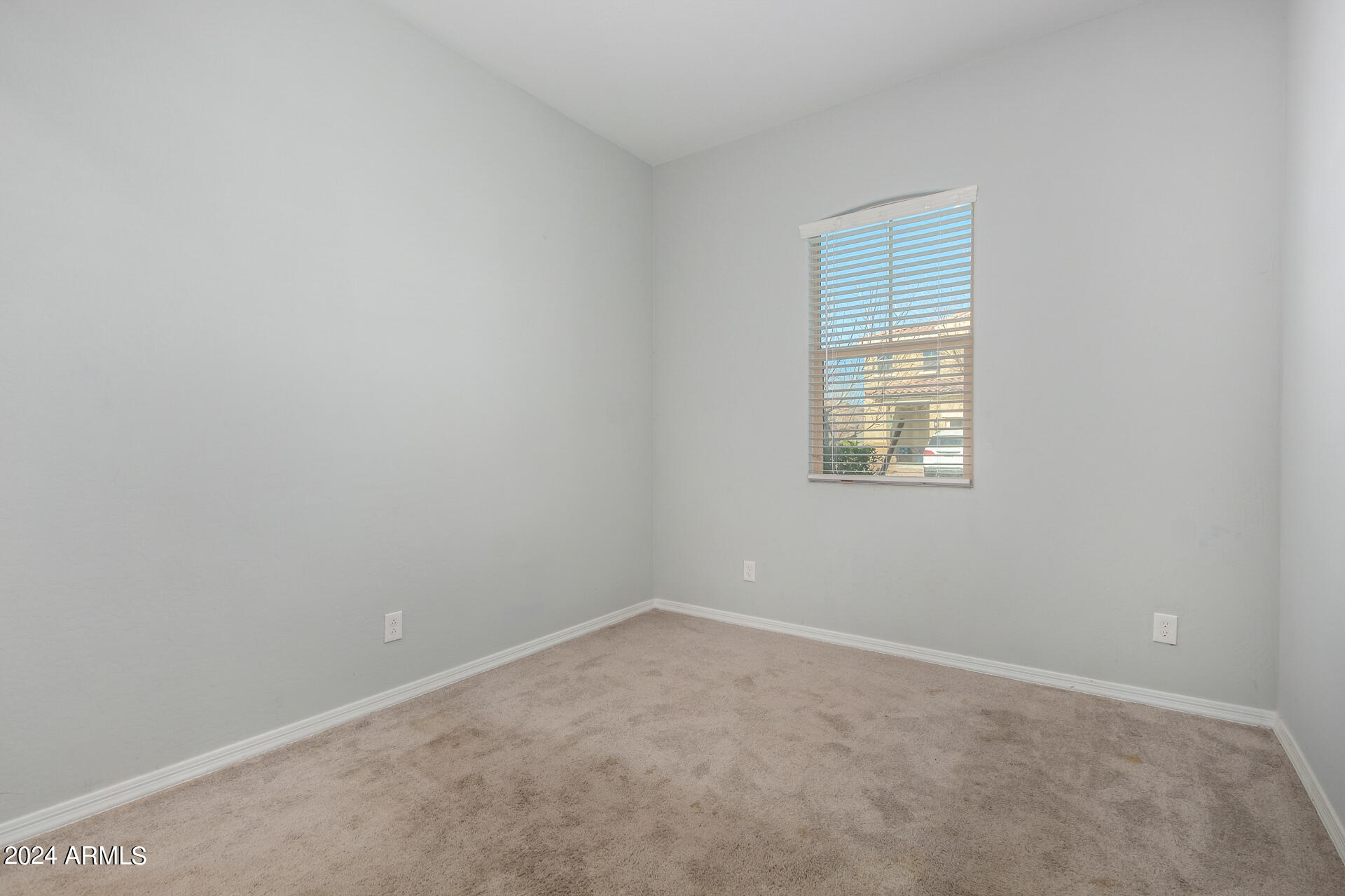 10877 W MARSHALL Avenue