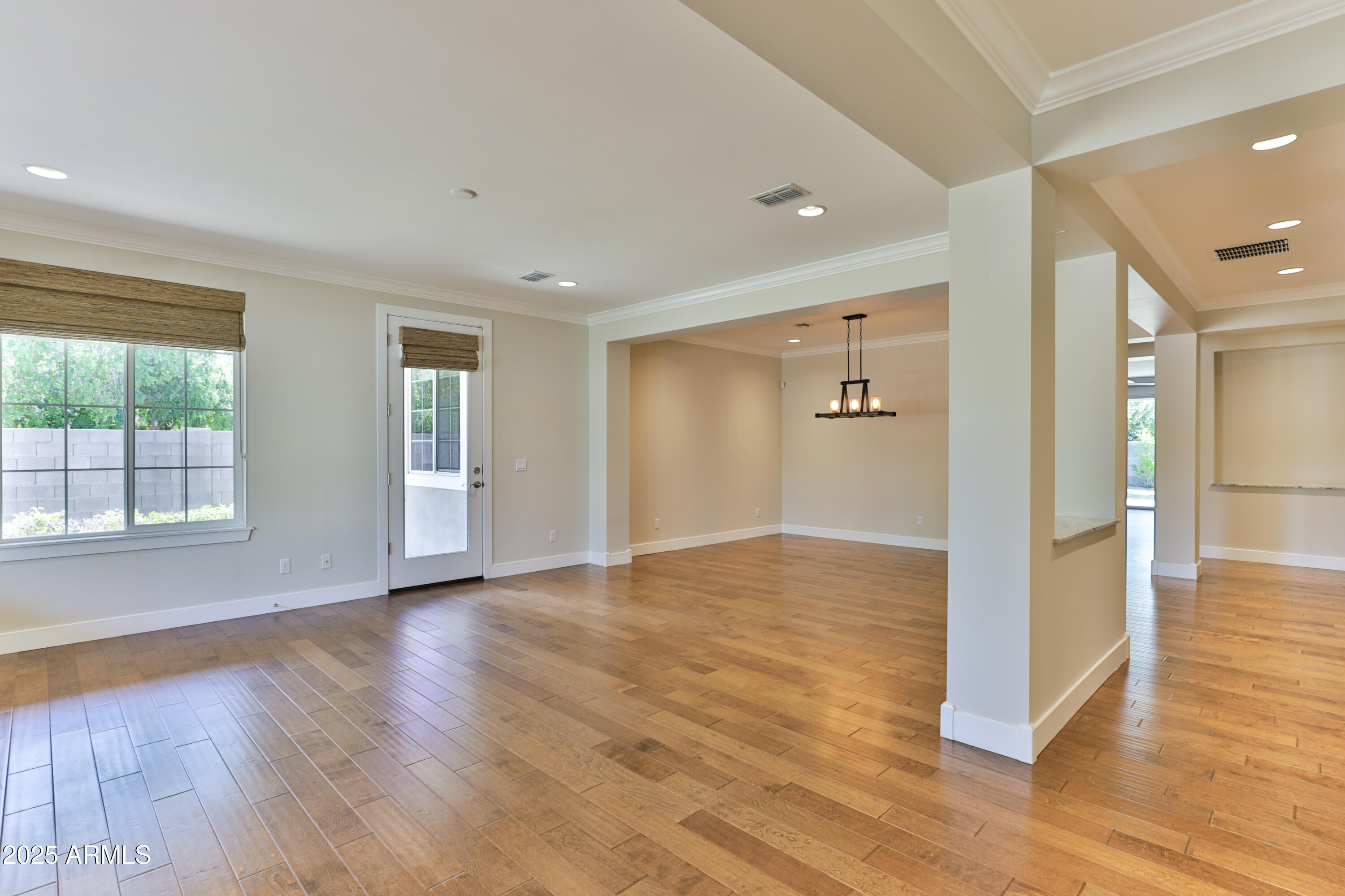 1505 W ORANGEWOOD Avenue W