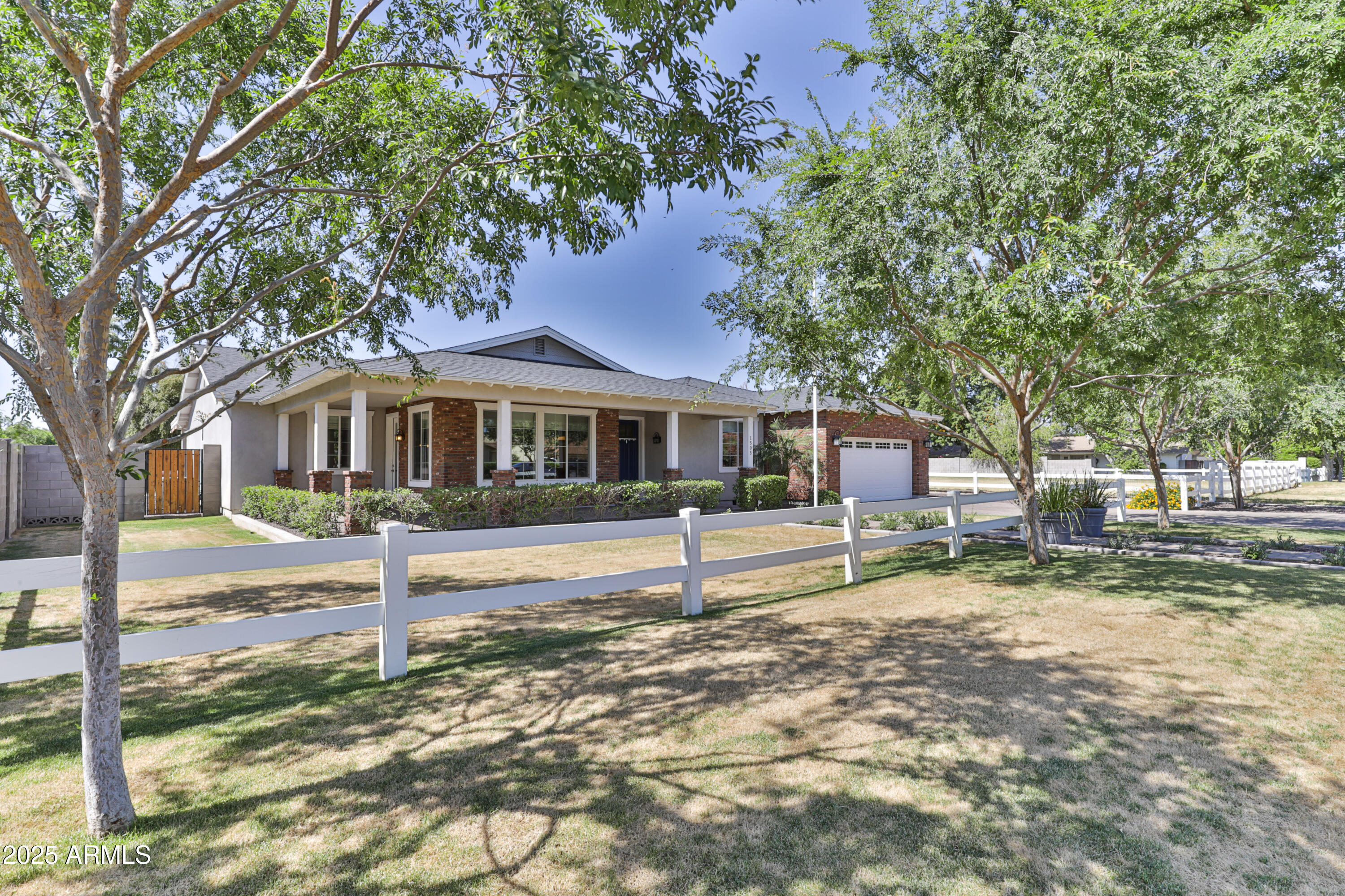 1505 W ORANGEWOOD Avenue W