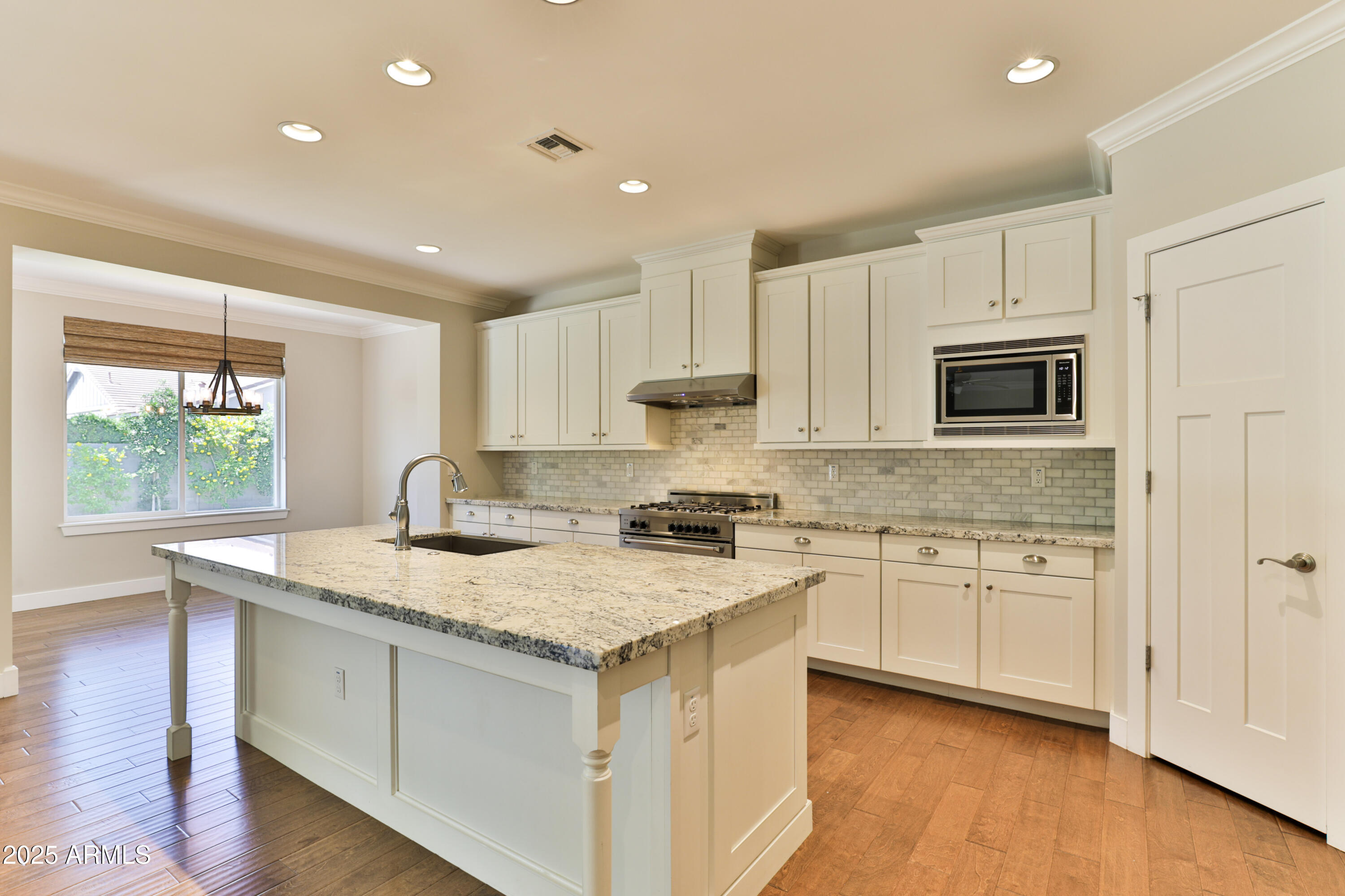 1505 W ORANGEWOOD Avenue W