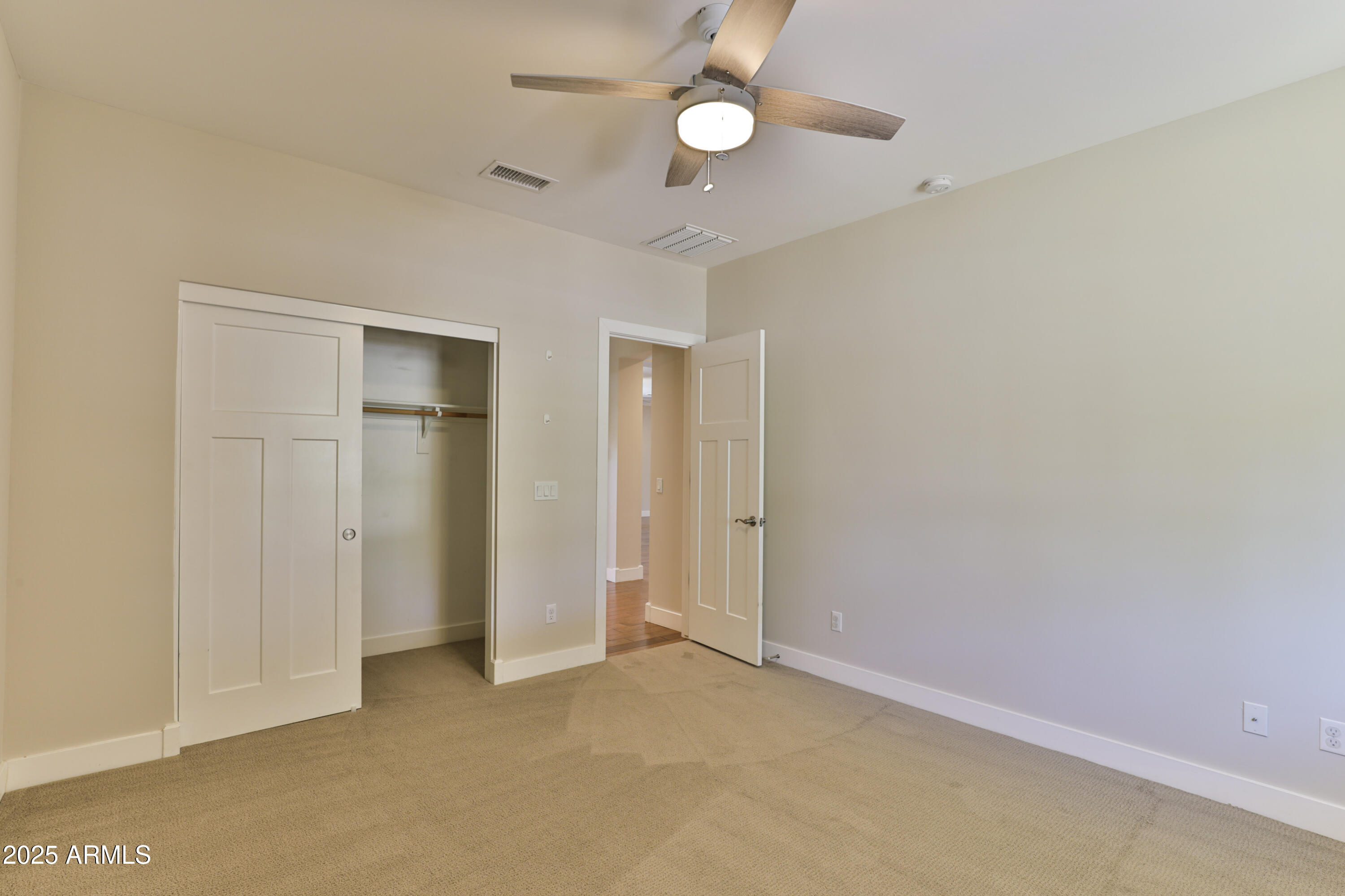 1505 W ORANGEWOOD Avenue W