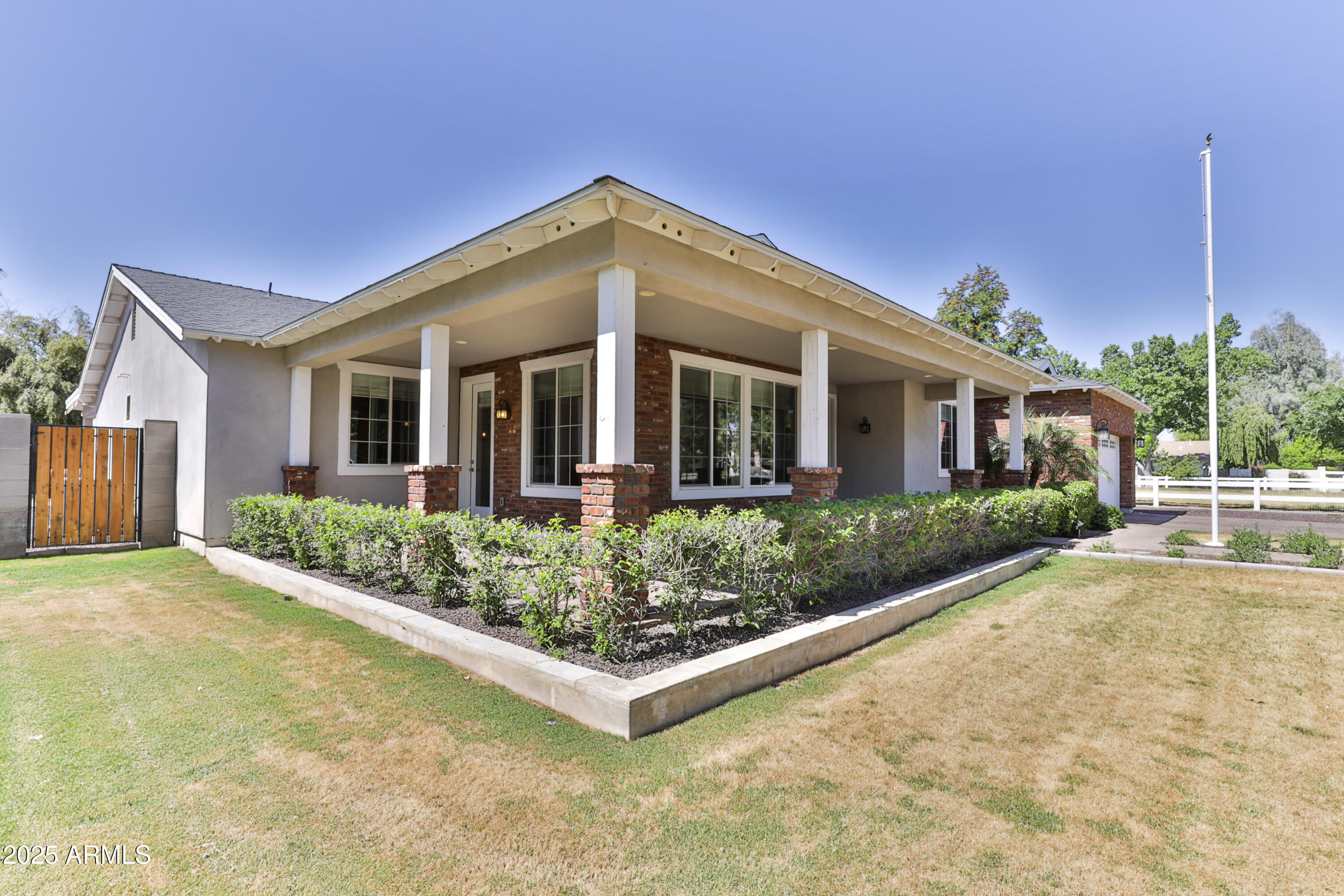 1505 W ORANGEWOOD Avenue W