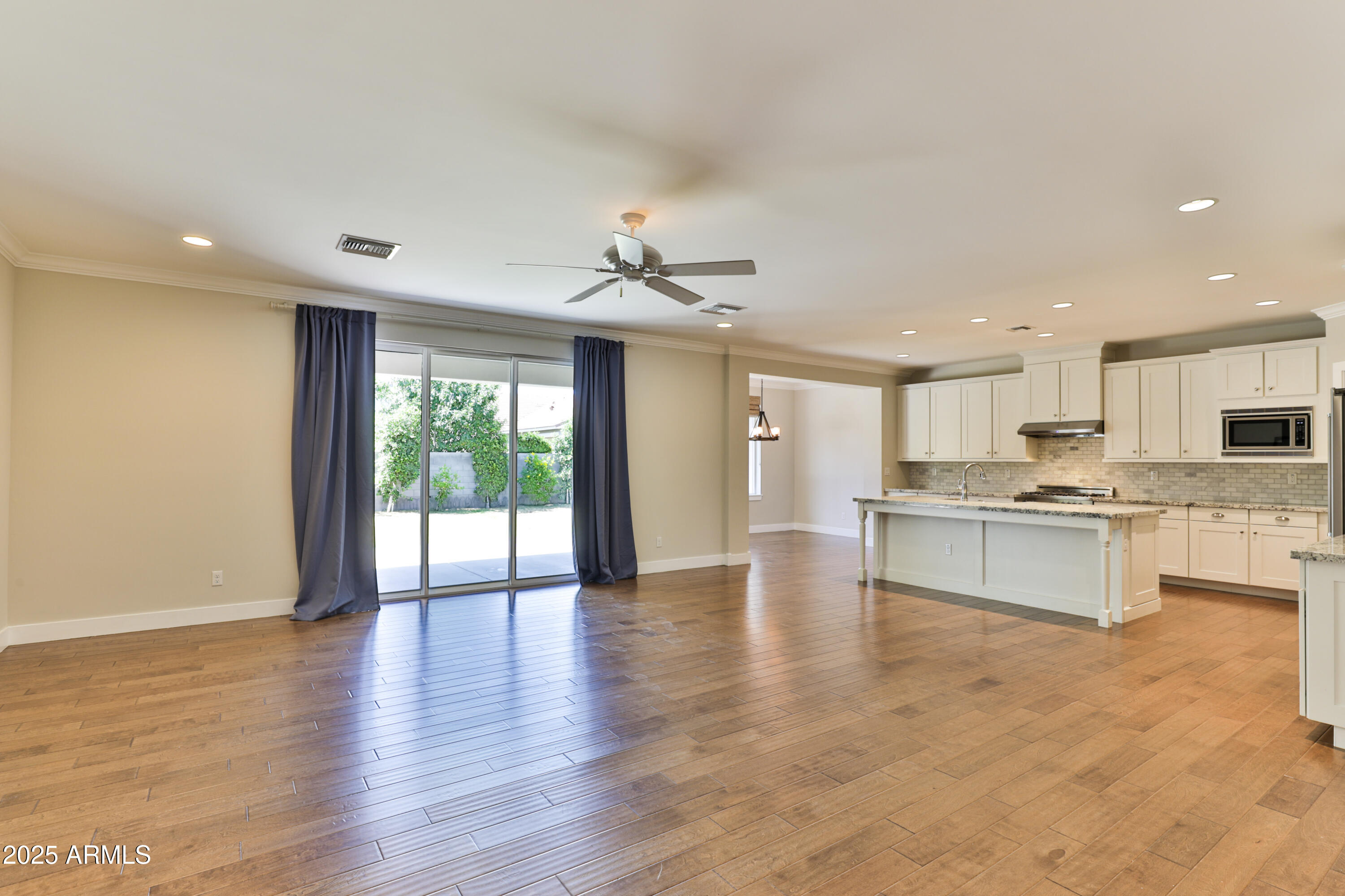 1505 W ORANGEWOOD Avenue W