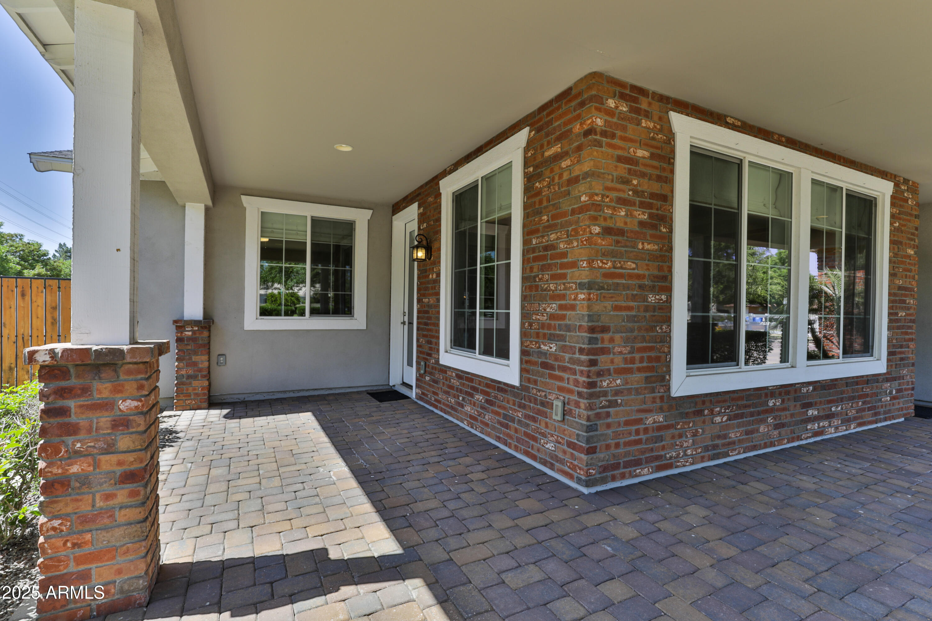 1505 W ORANGEWOOD Avenue W