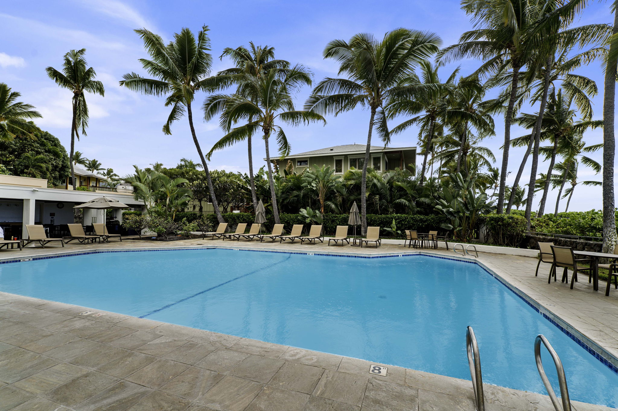 75-6040 ALII DR 504