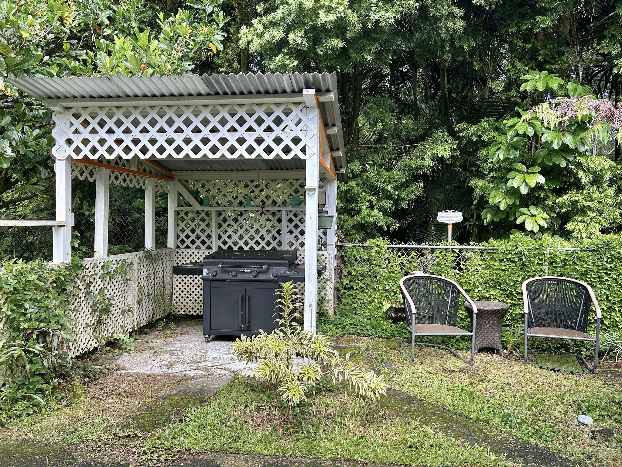 15-2735 KUMU ST