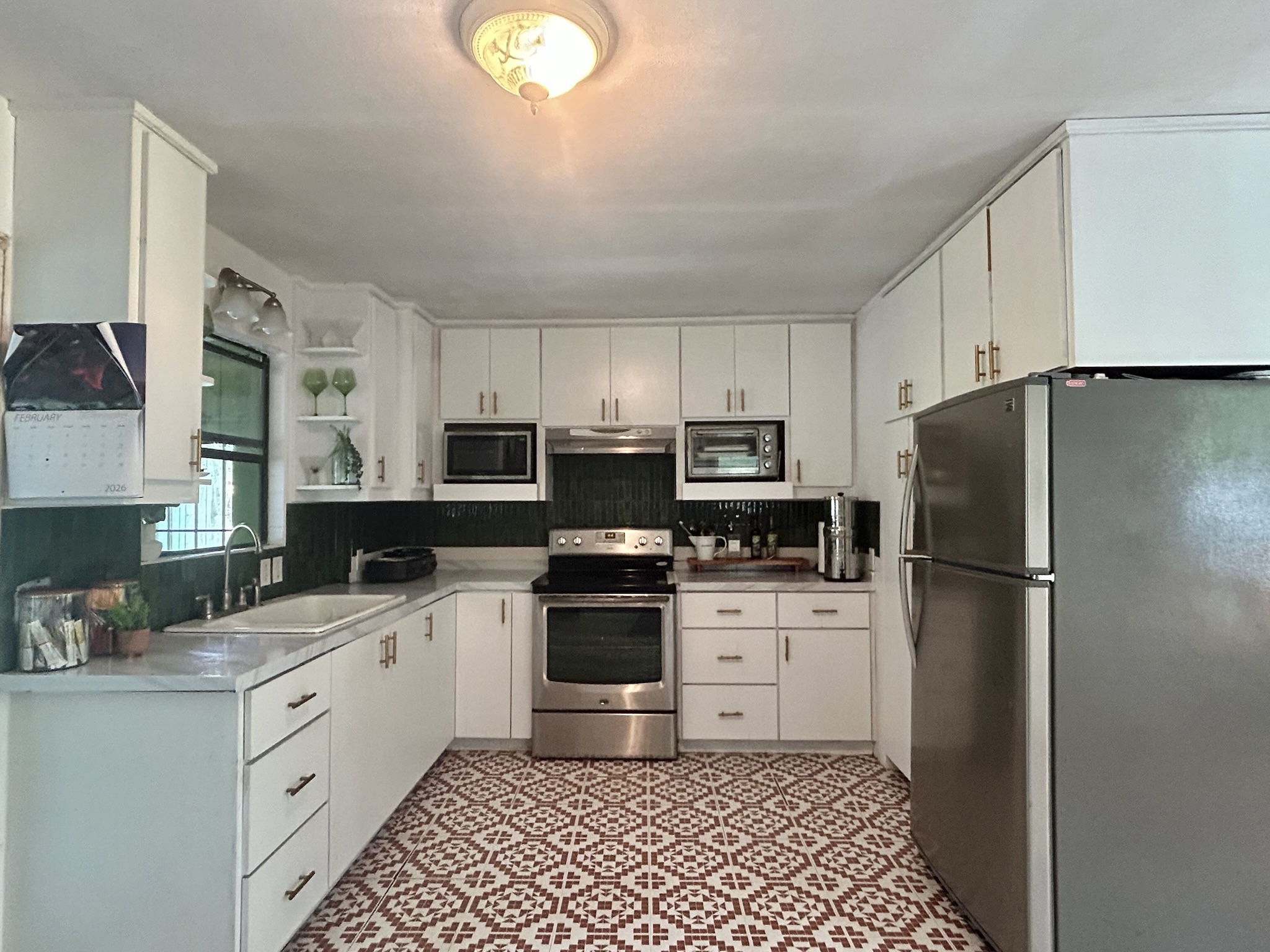 15-2735 KUMU ST