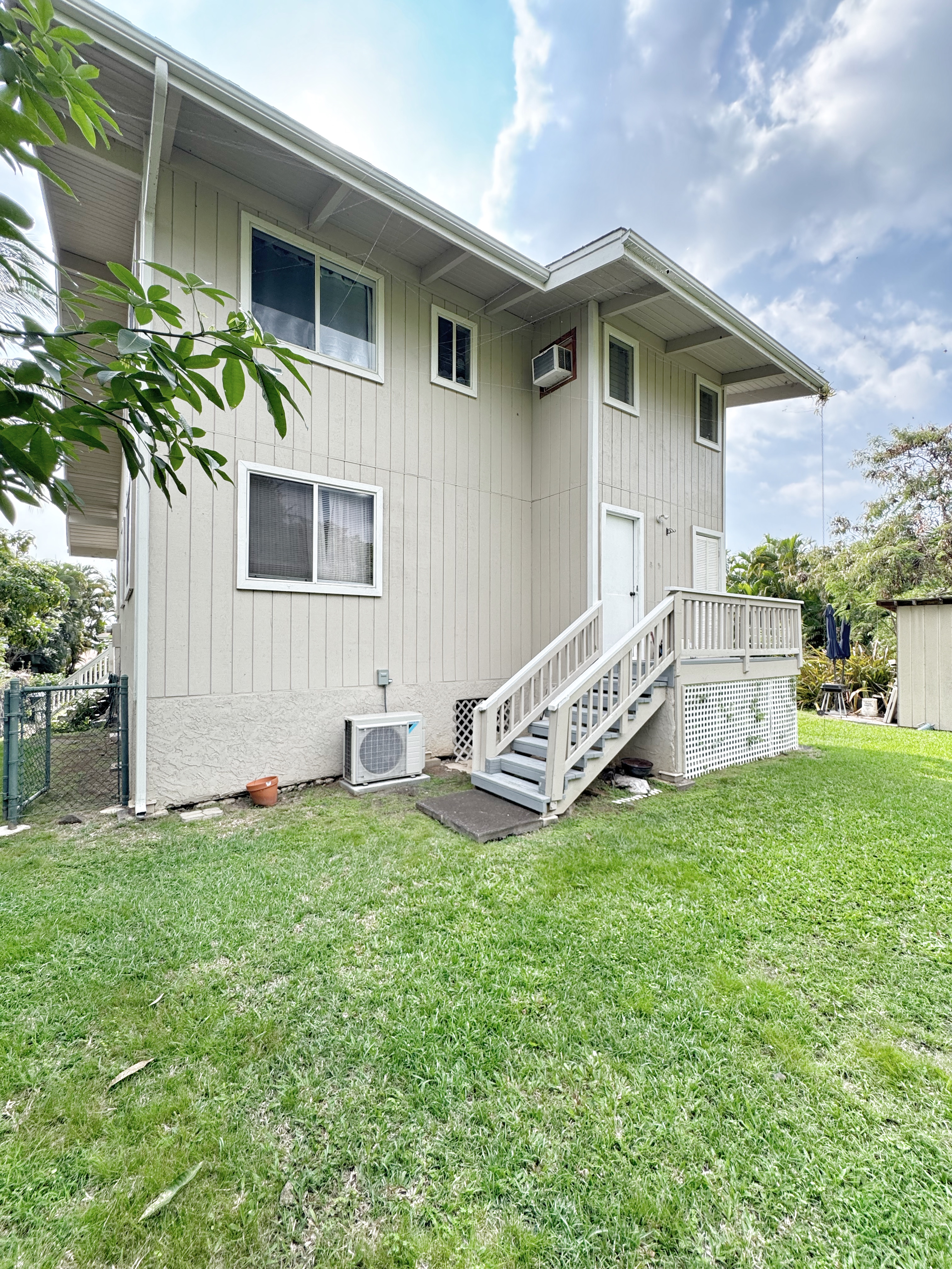76-227-E ROYAL POINCIANA DR B