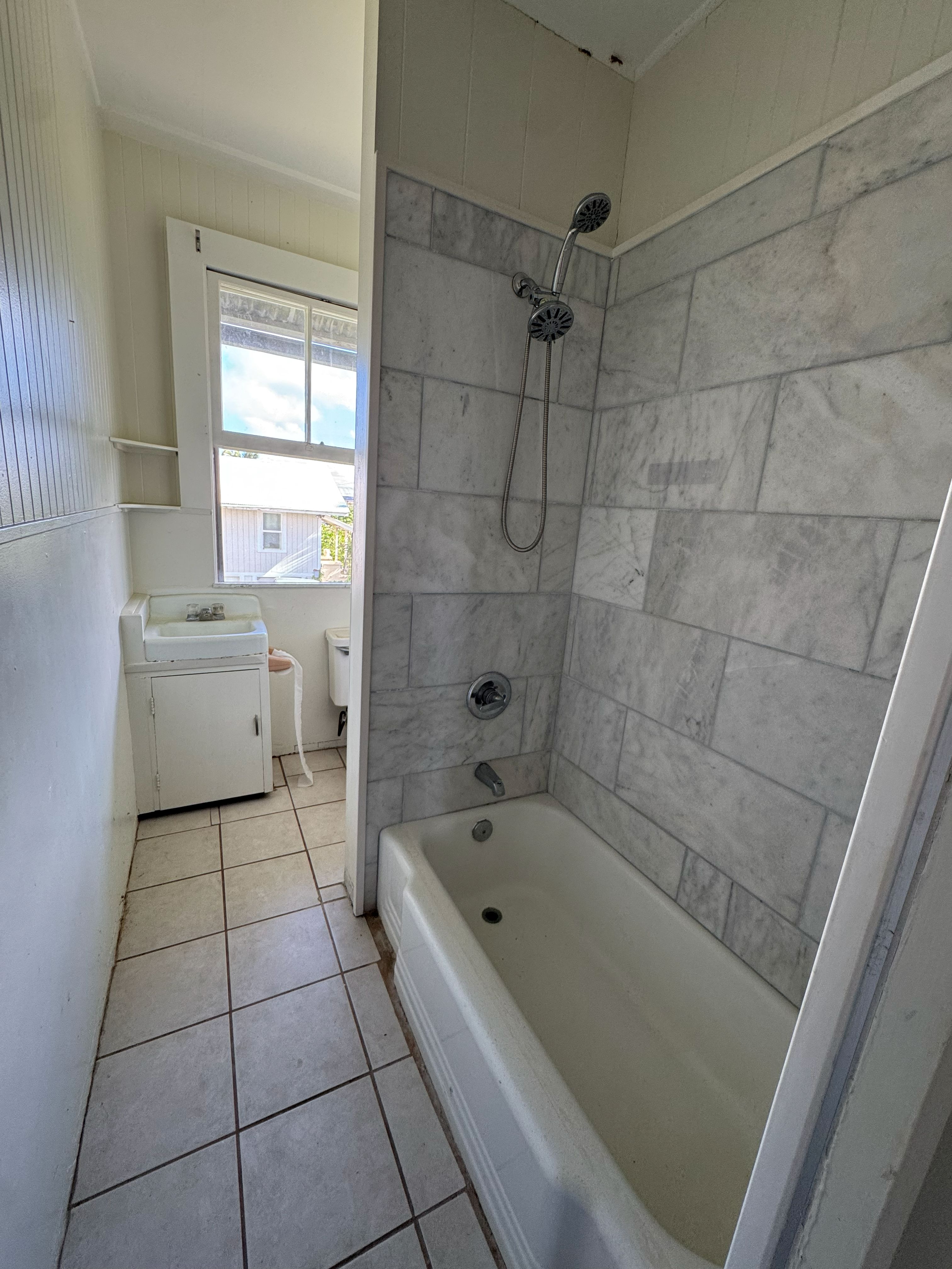 524 LAUKAPU ST