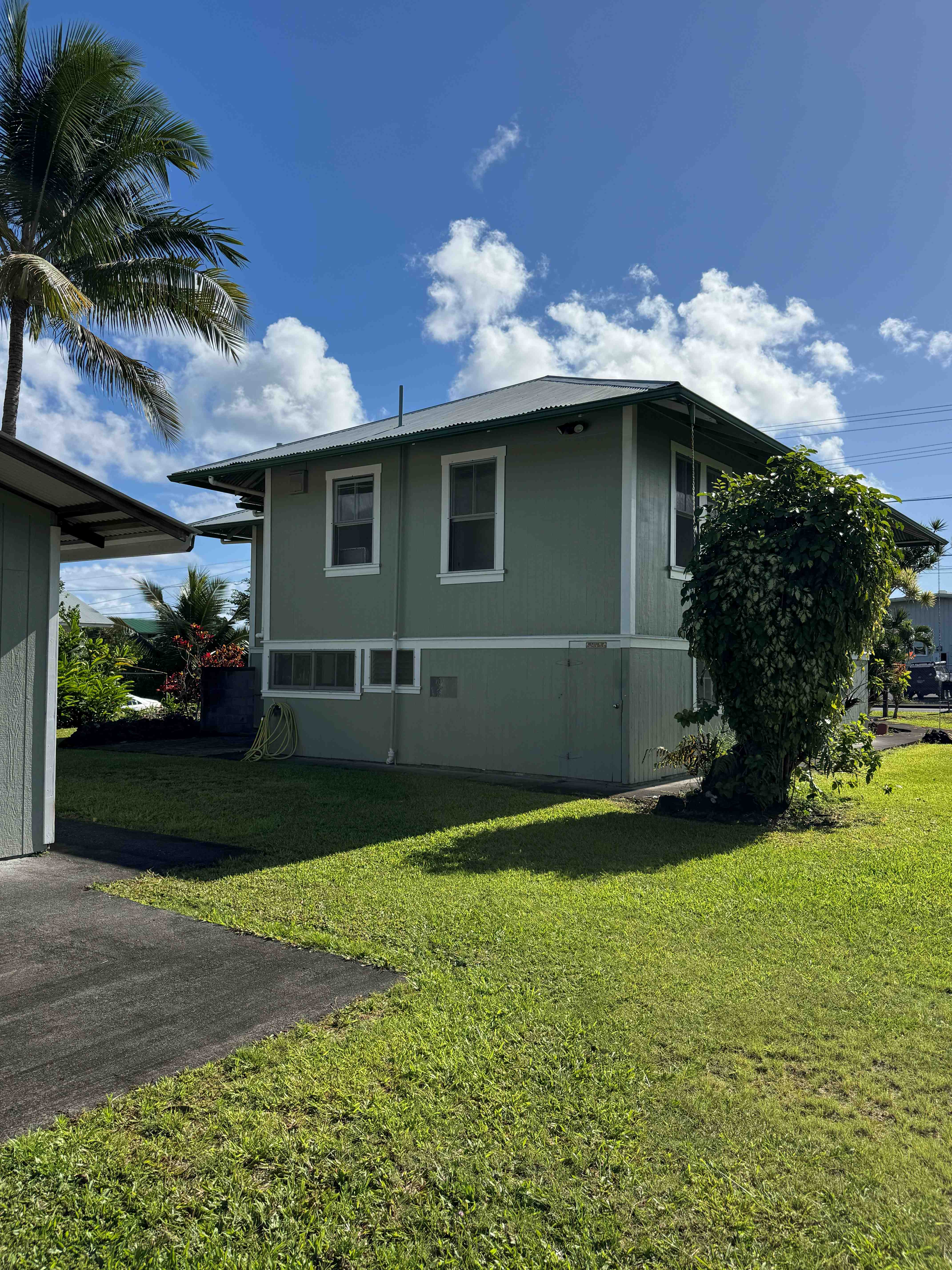 524 LAUKAPU ST