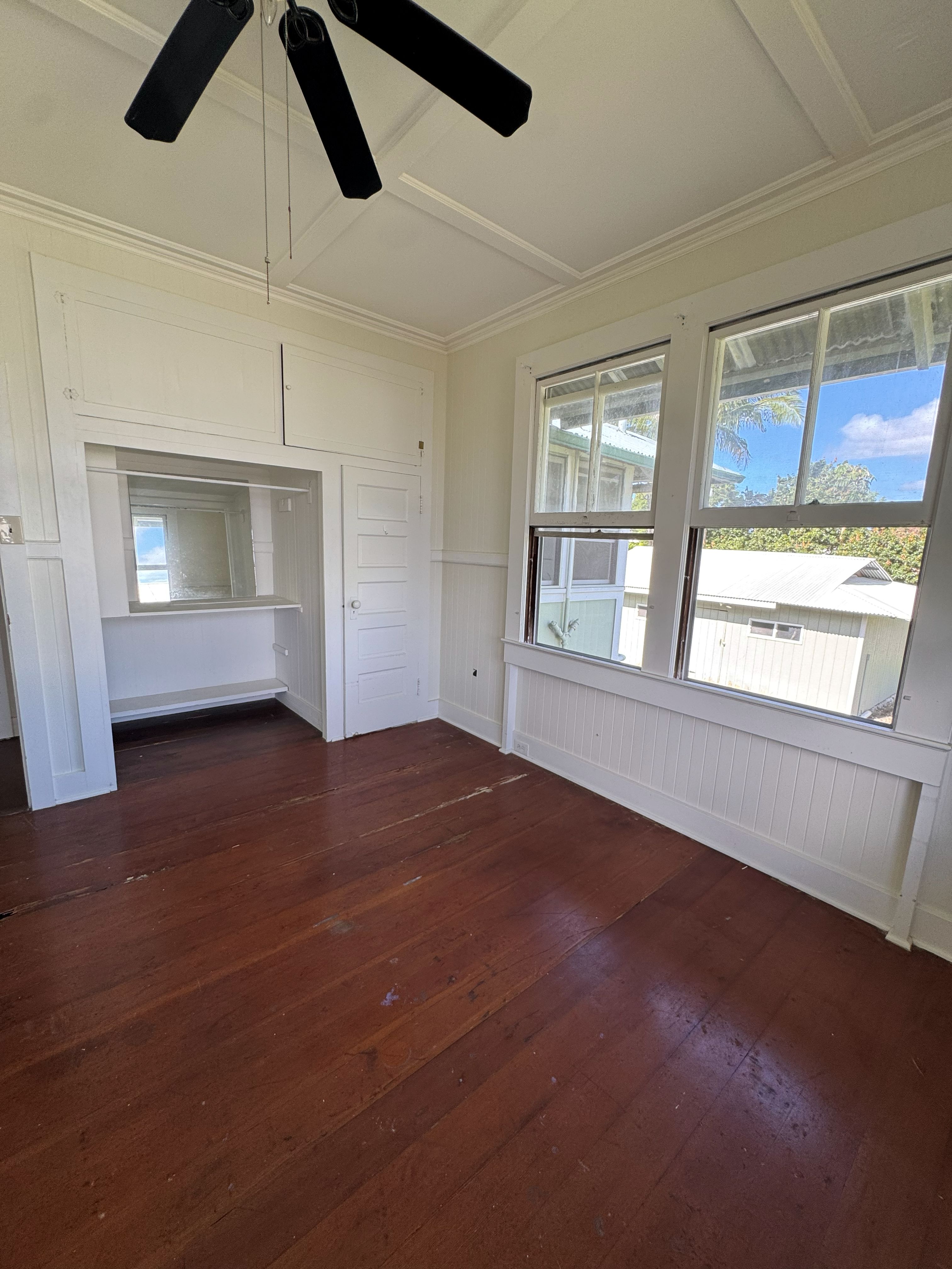 524 LAUKAPU ST