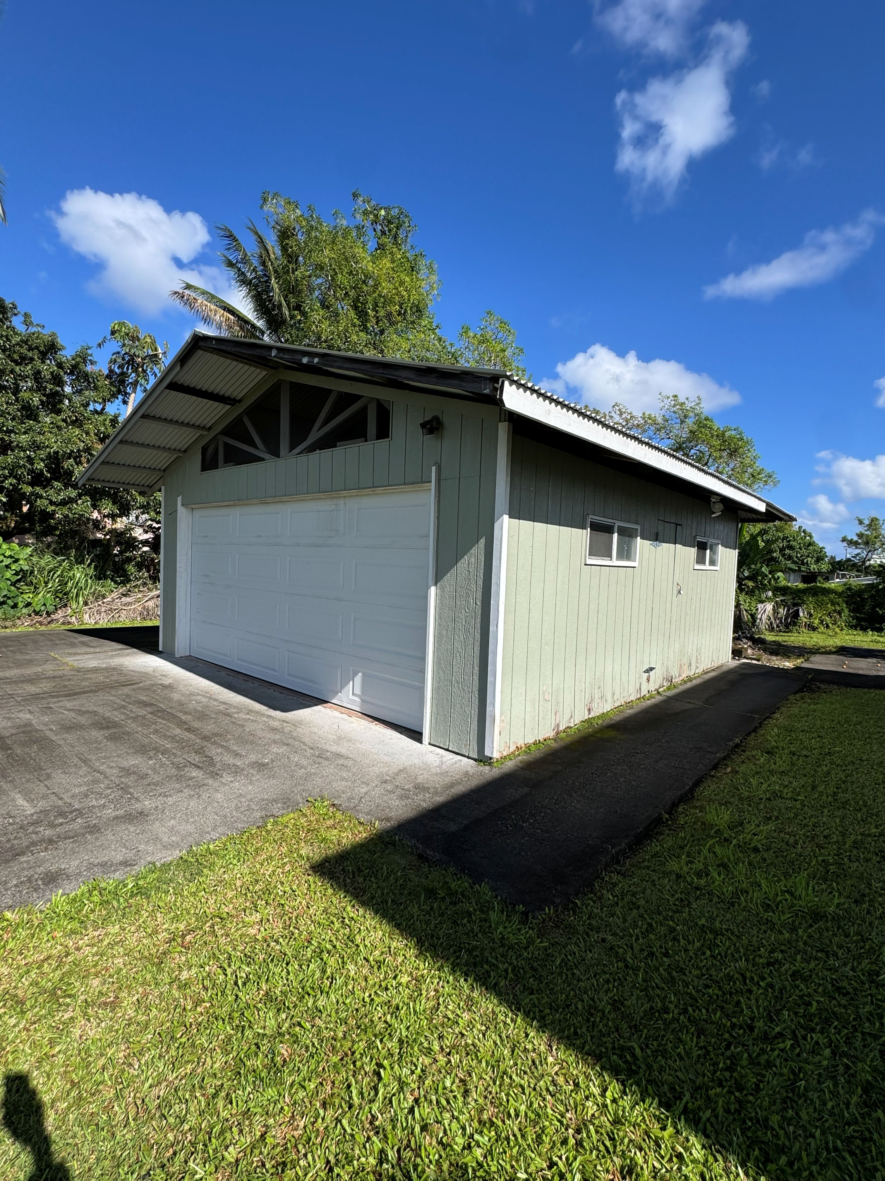 524 LAUKAPU ST