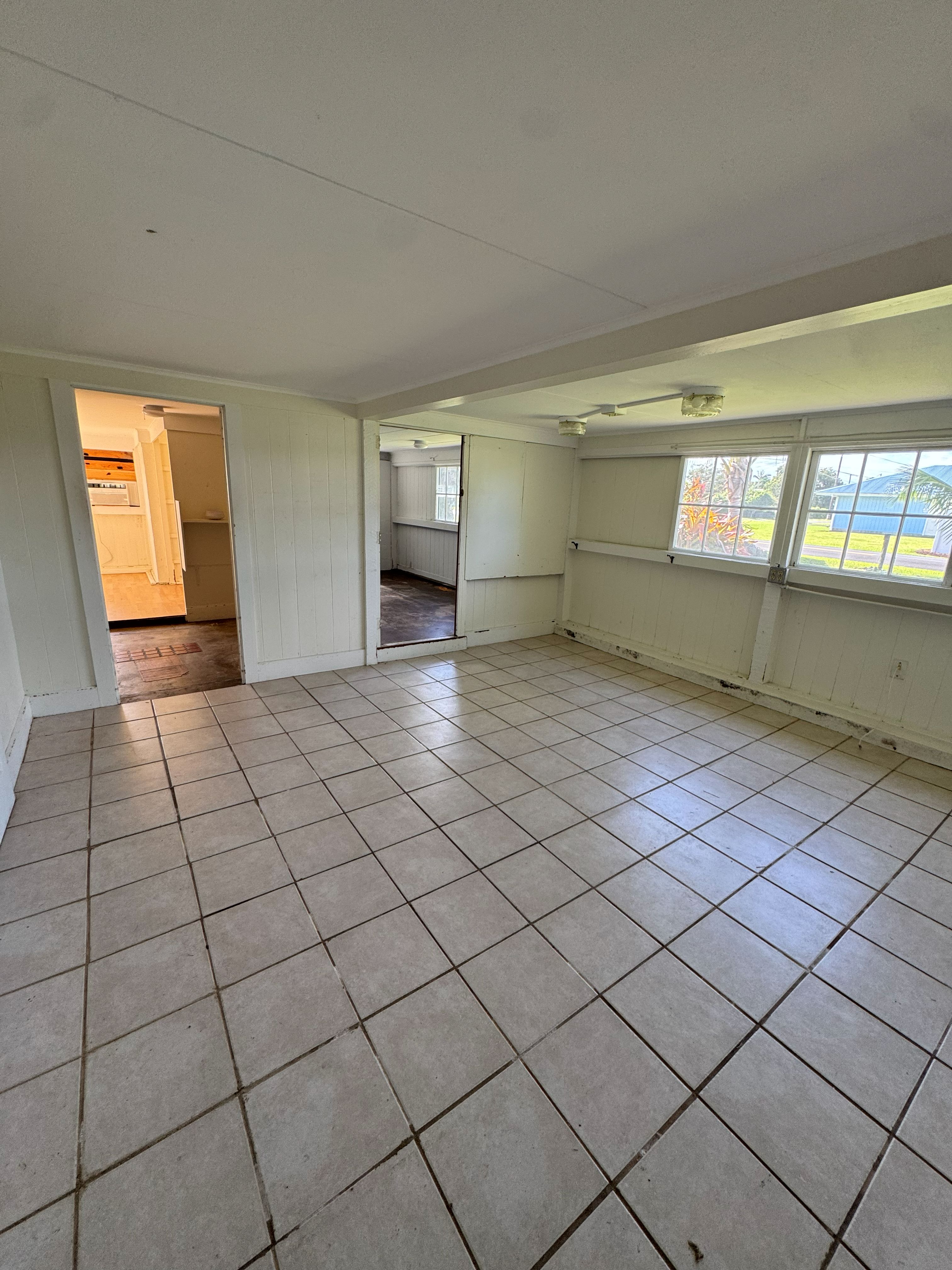524 LAUKAPU ST