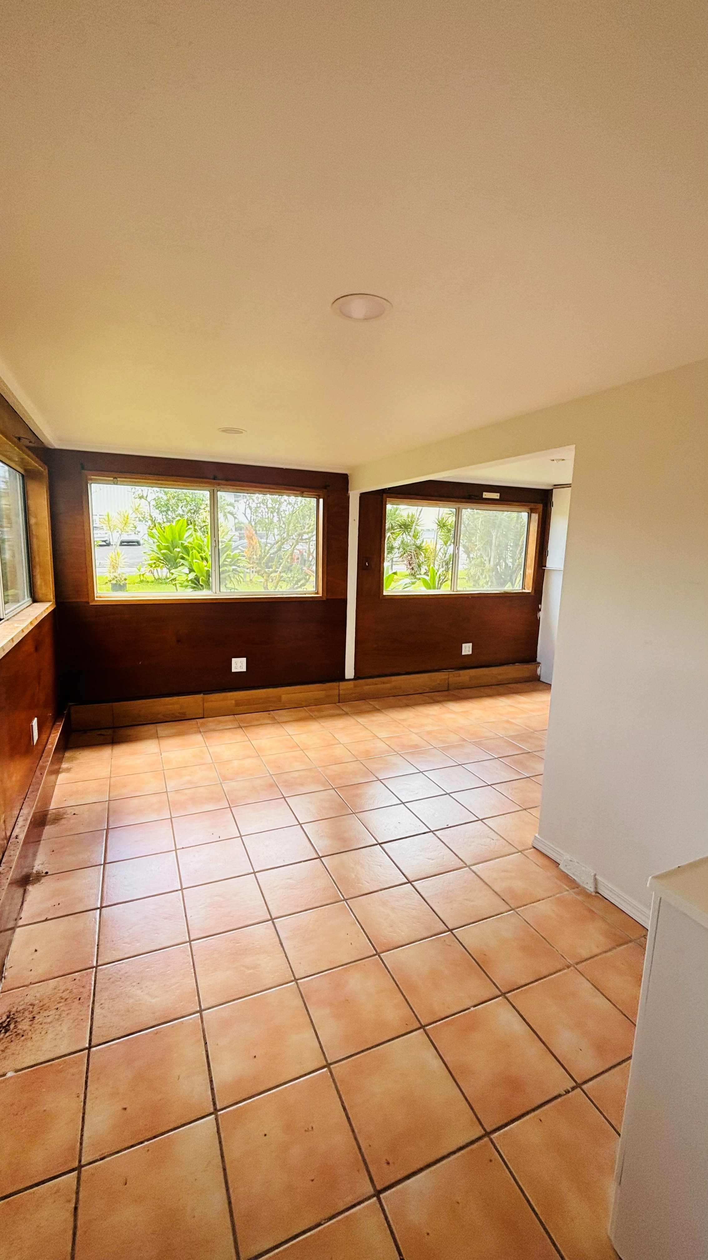 524 LAUKAPU ST