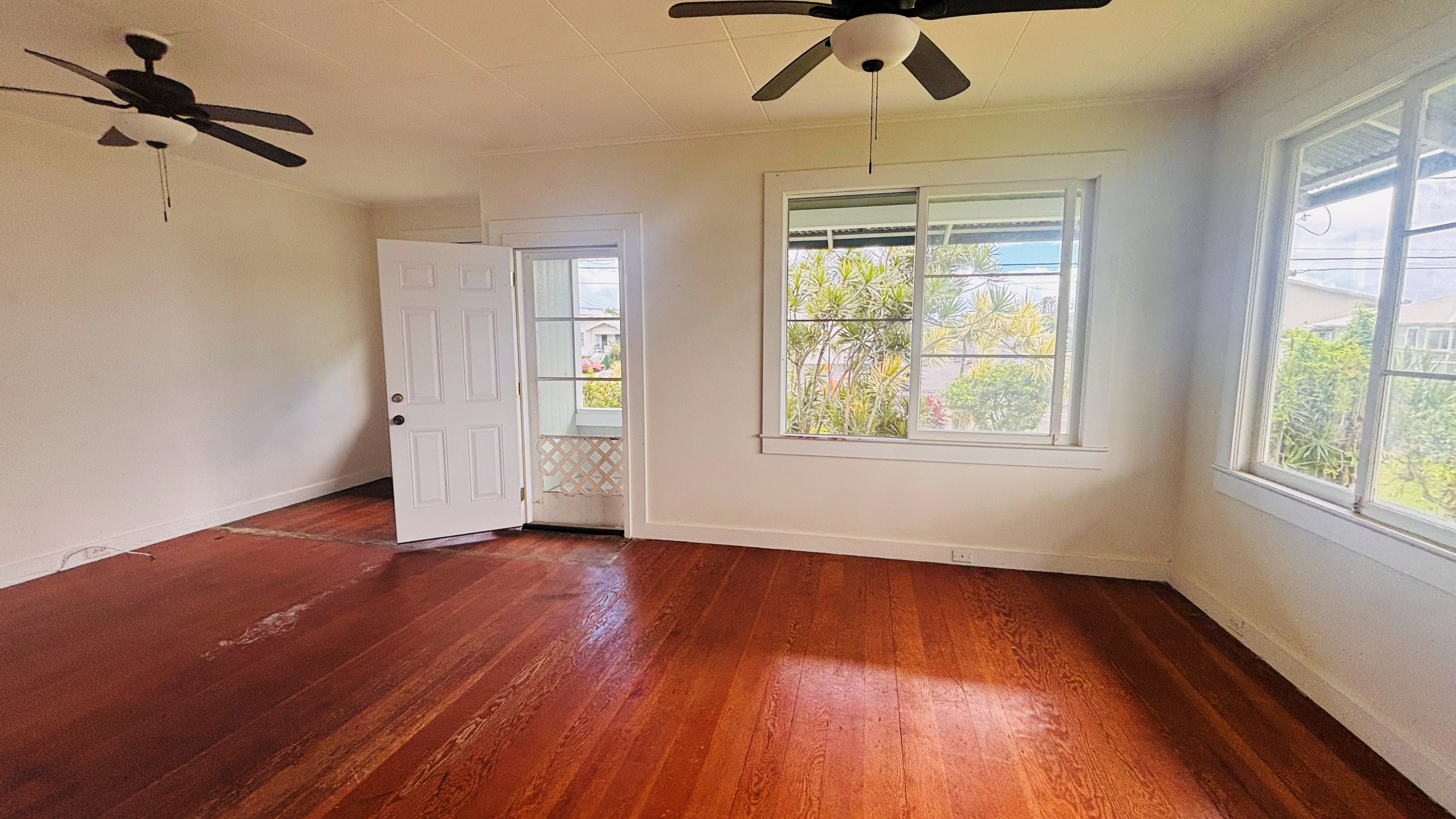 524 LAUKAPU ST