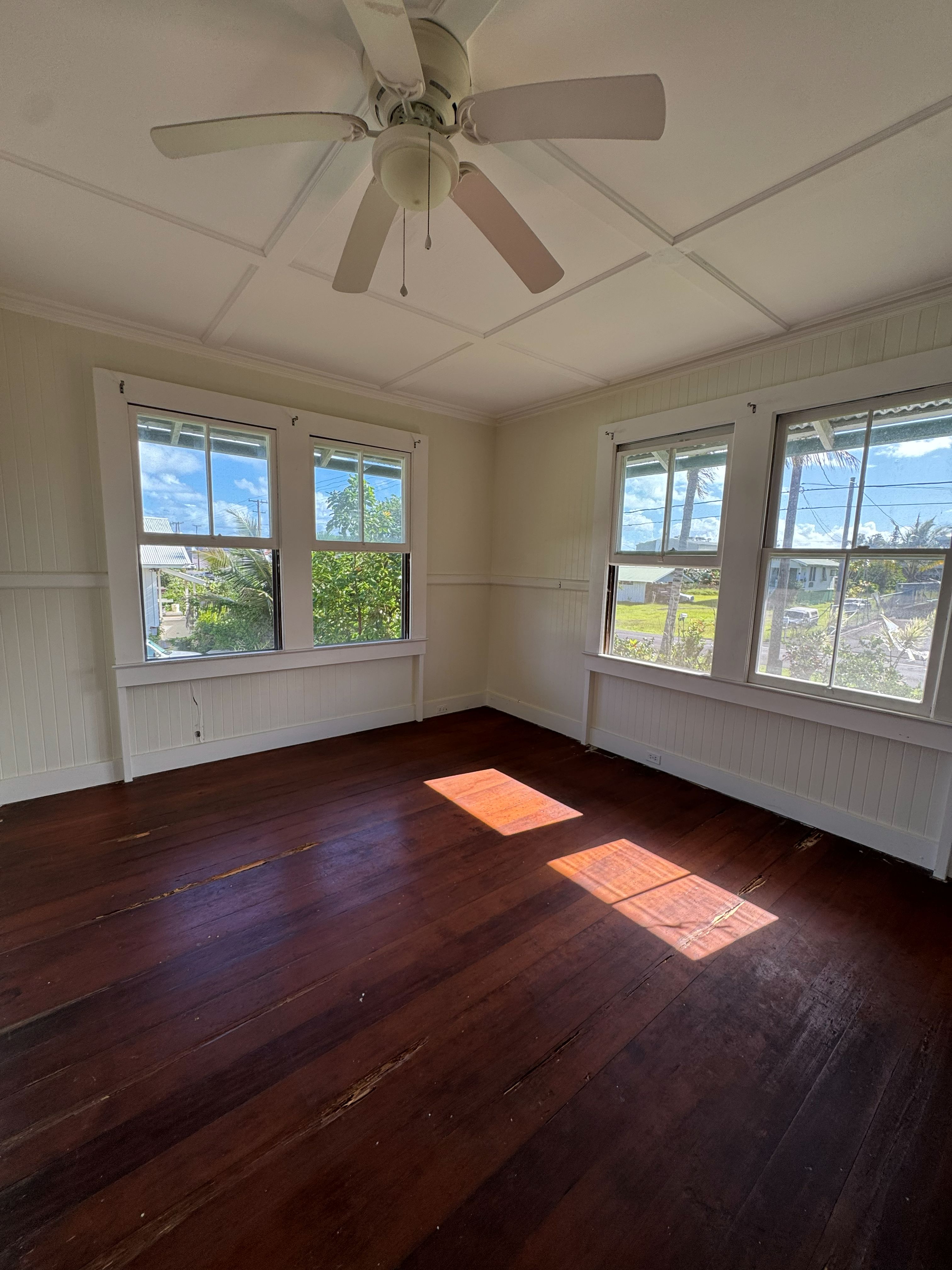 524 LAUKAPU ST