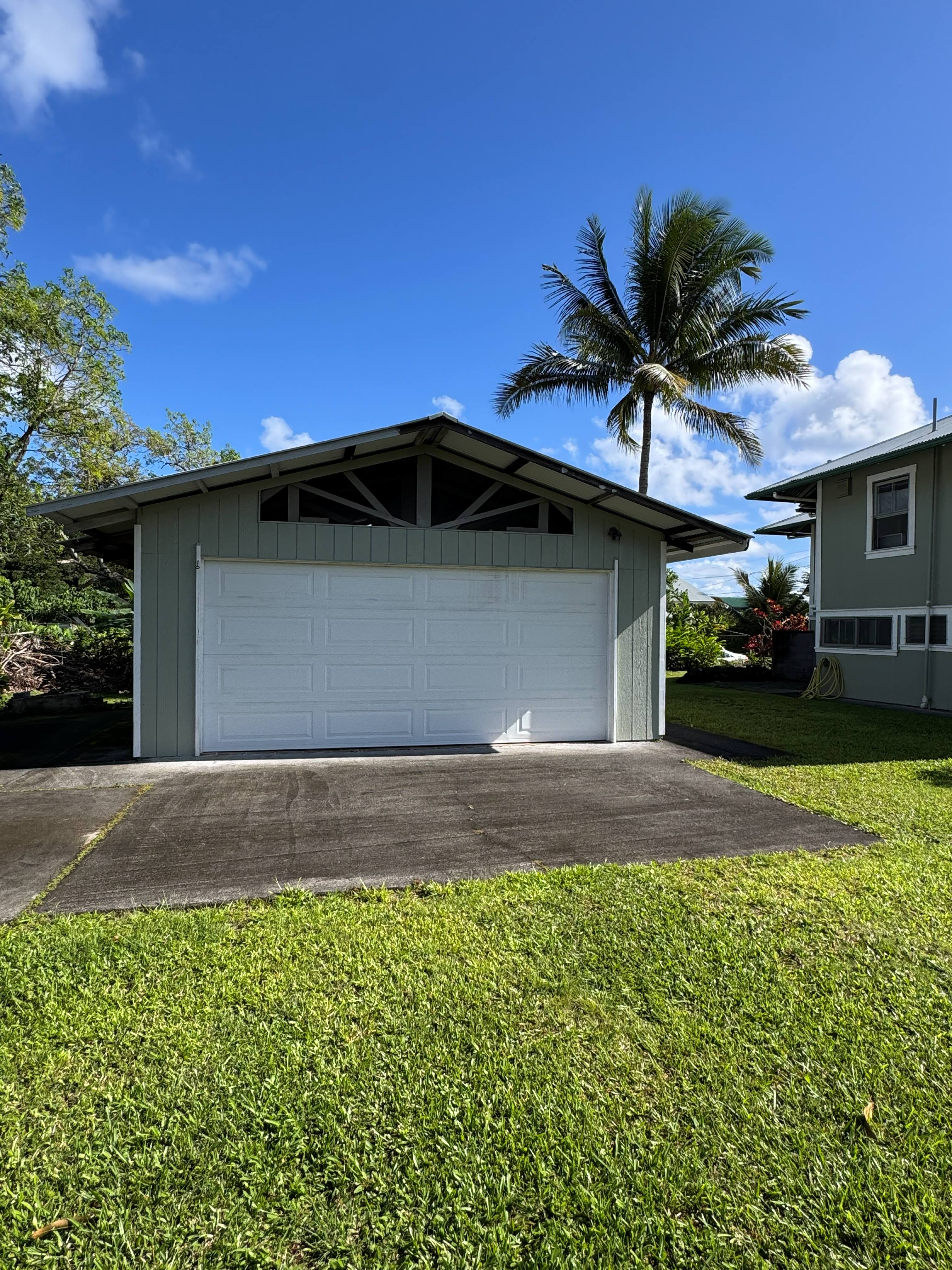 524 LAUKAPU ST