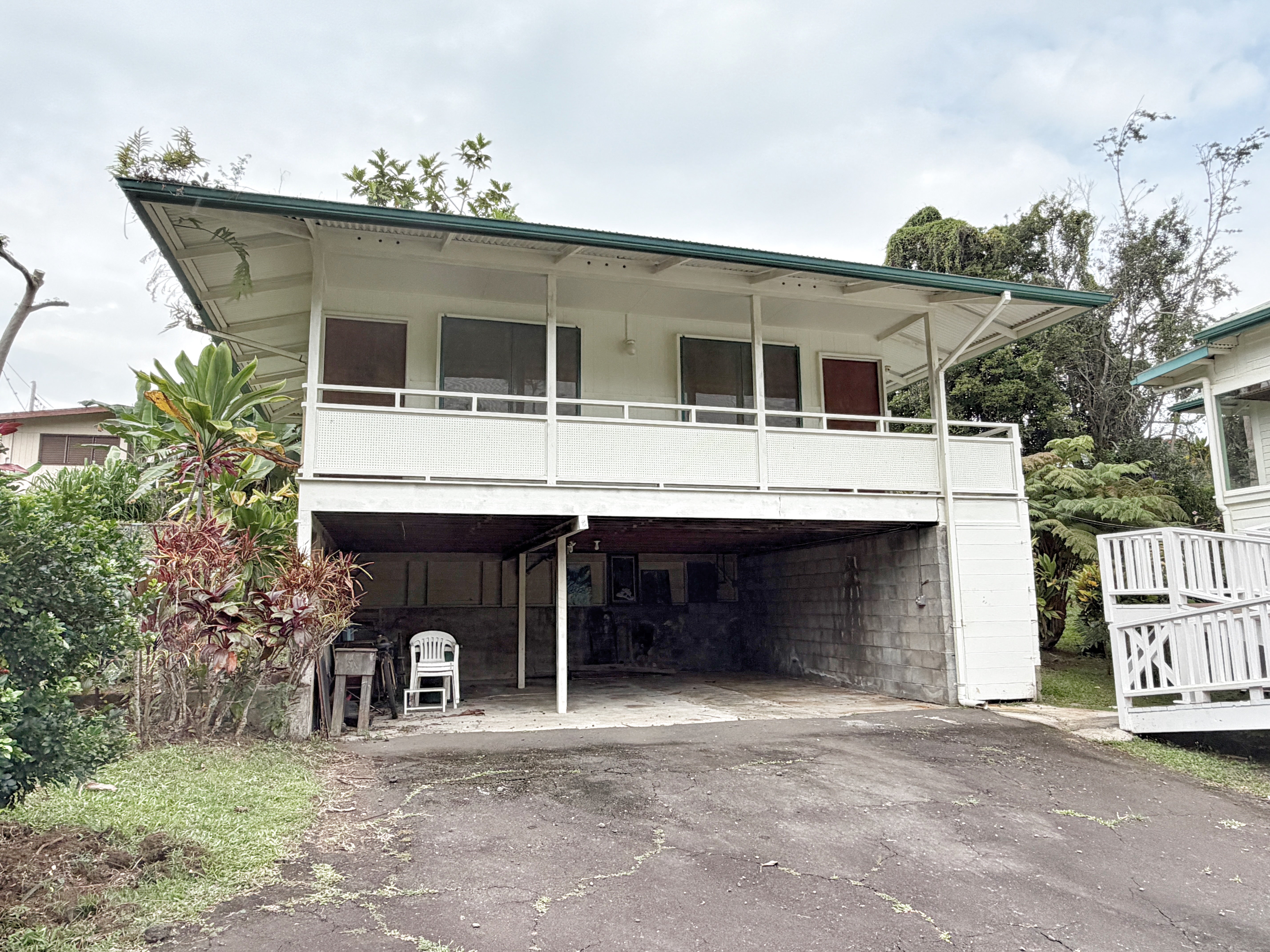 81-1027 KONAWAENA SCHOOL RD