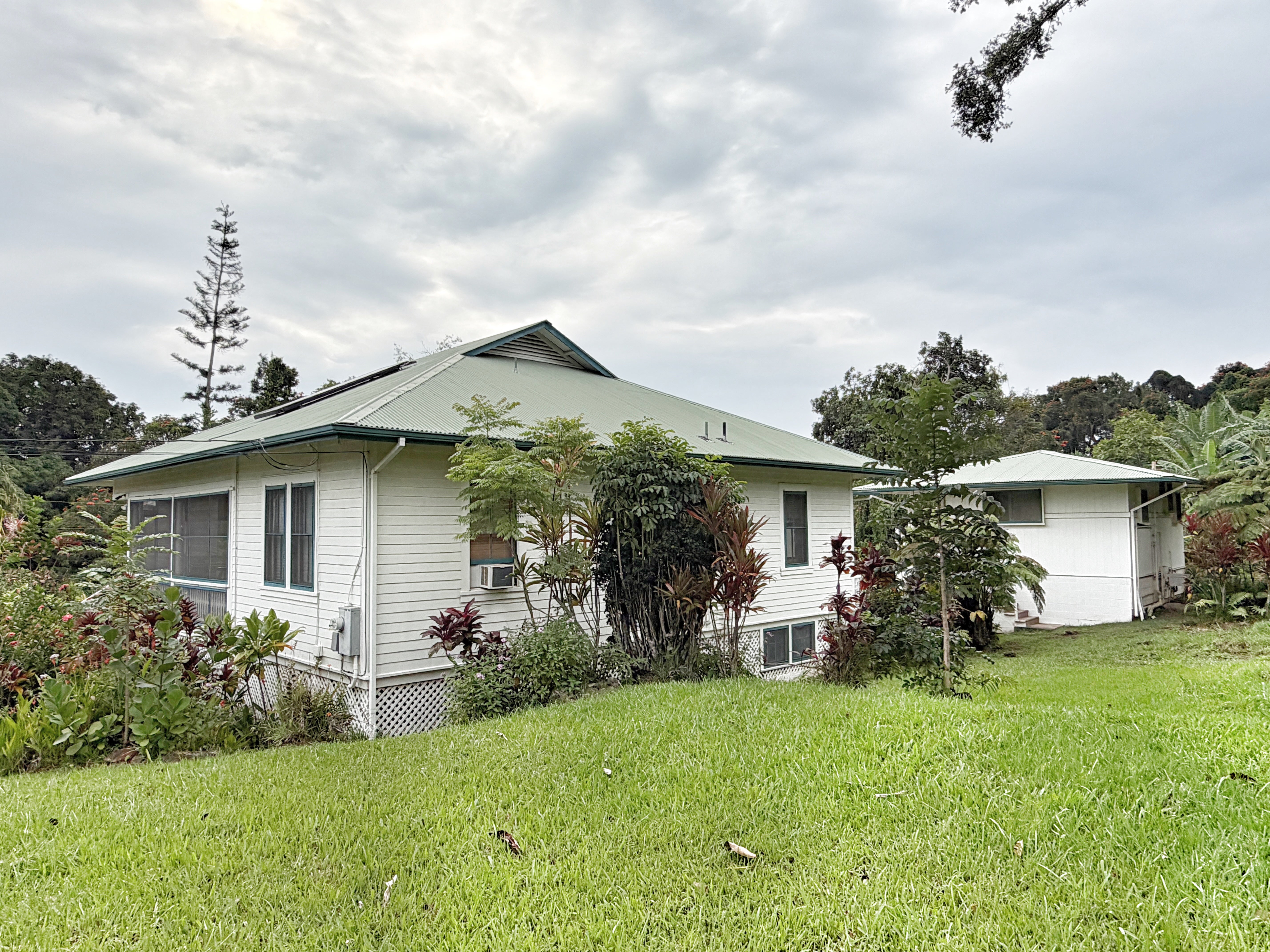 81-1027 KONAWAENA SCHOOL RD