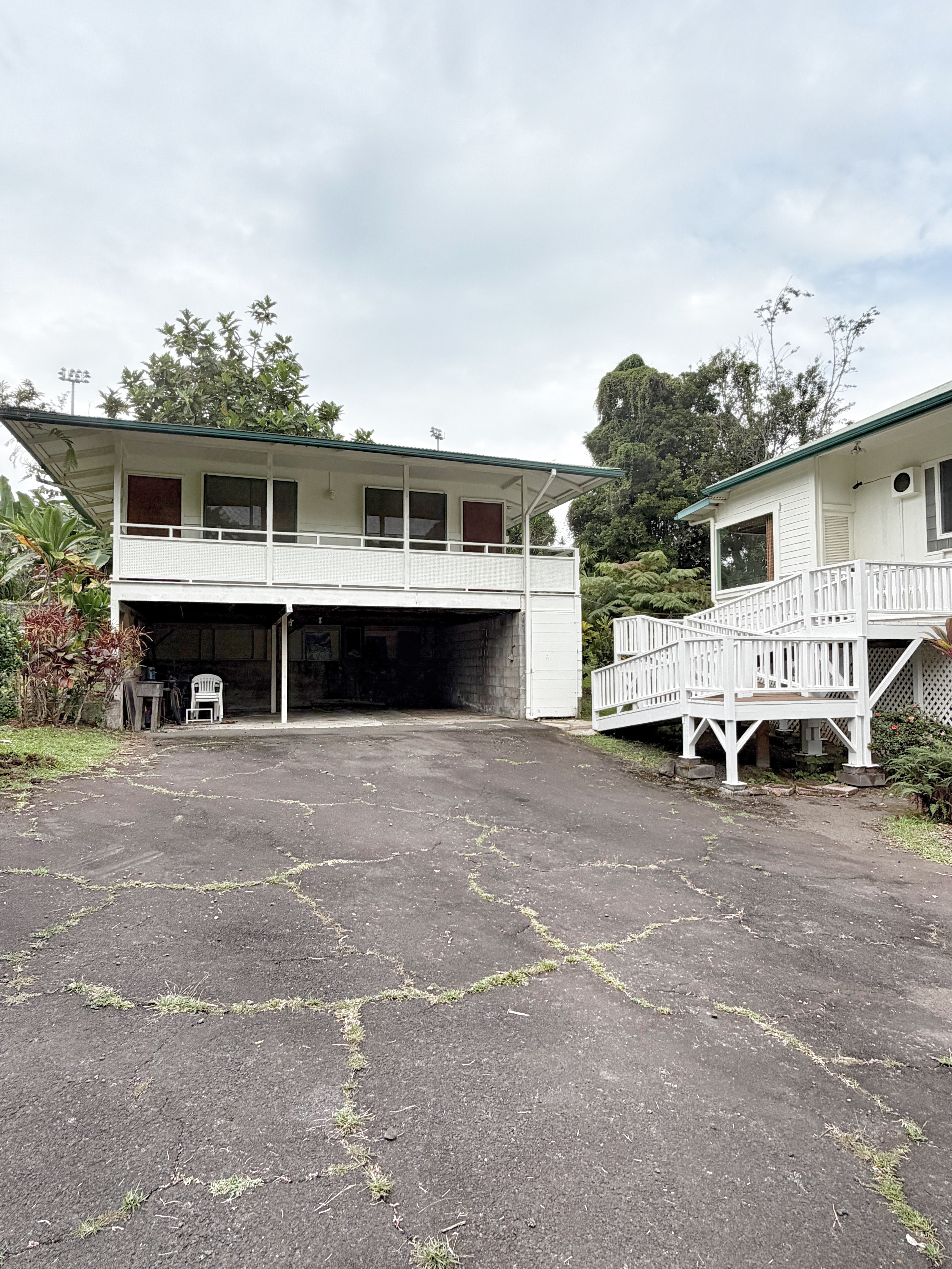 81-1027 KONAWAENA SCHOOL RD