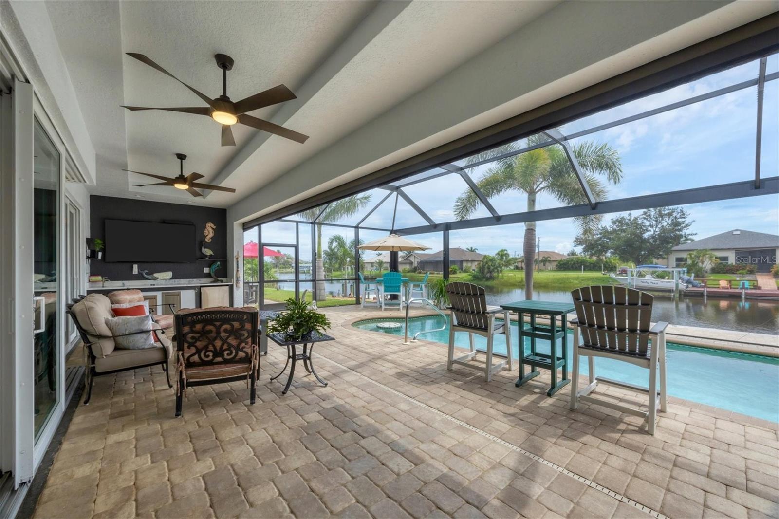 15704 LAKELAND CIR