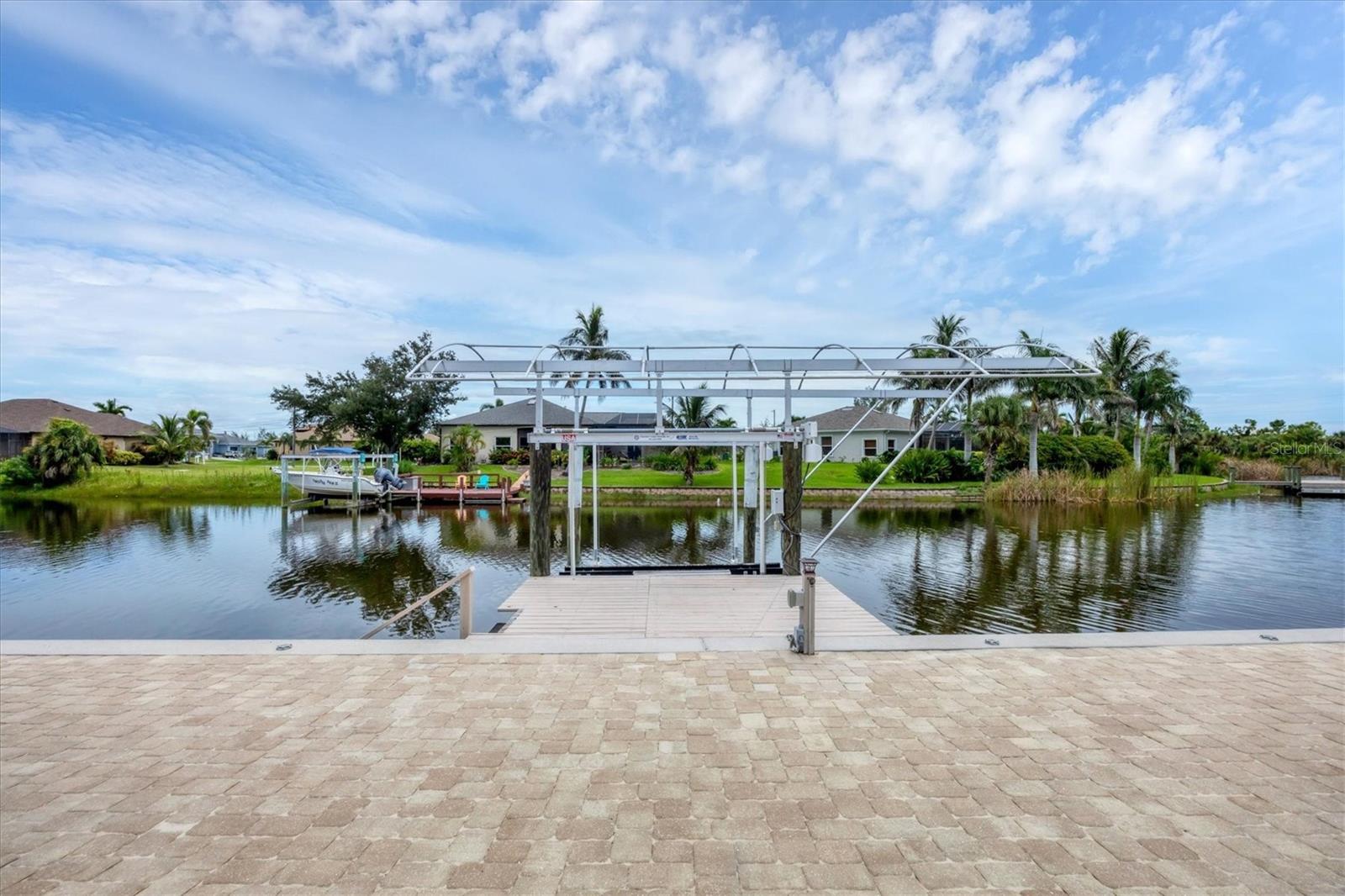 15704 LAKELAND CIR
