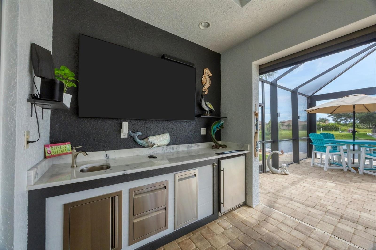 15704 LAKELAND CIR