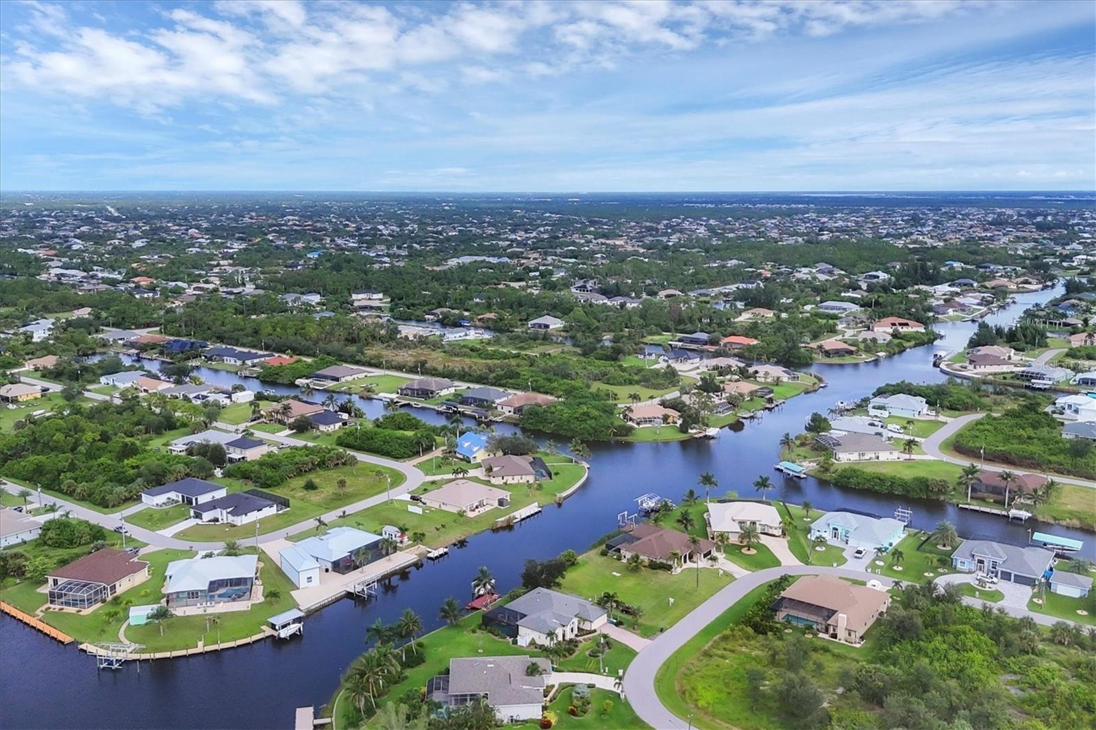 15704 LAKELAND CIR