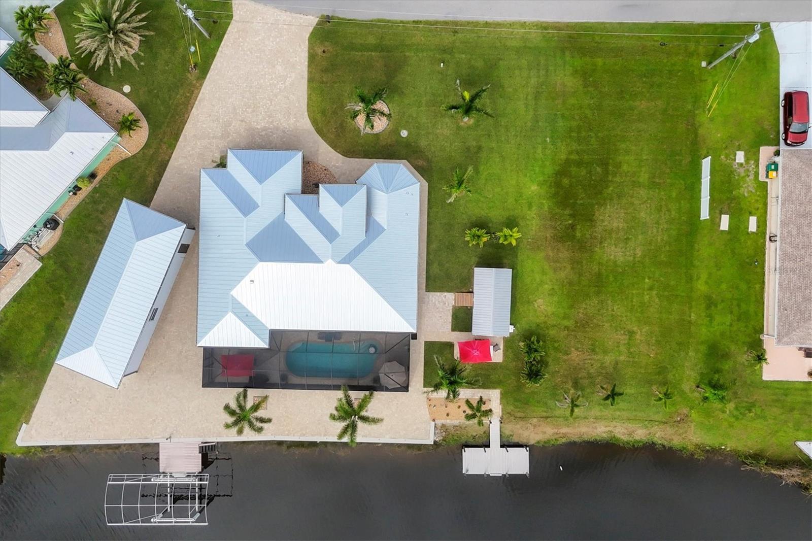 15704 LAKELAND CIR