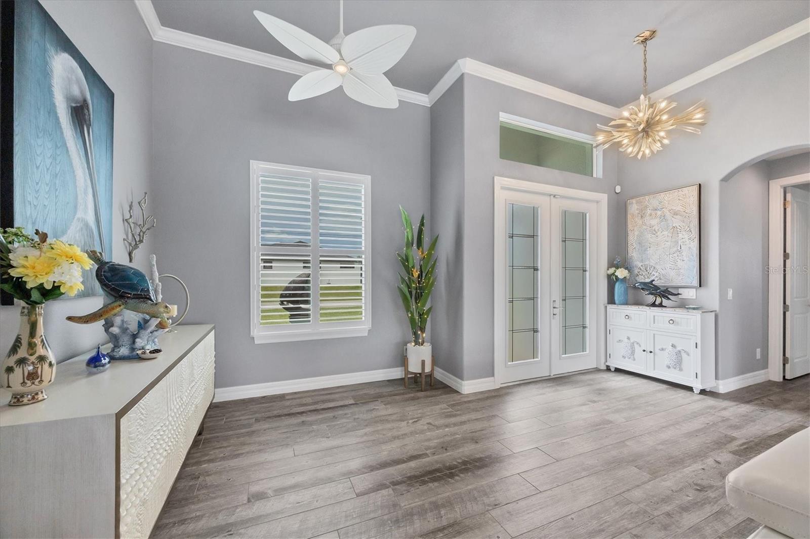 15704 LAKELAND CIR