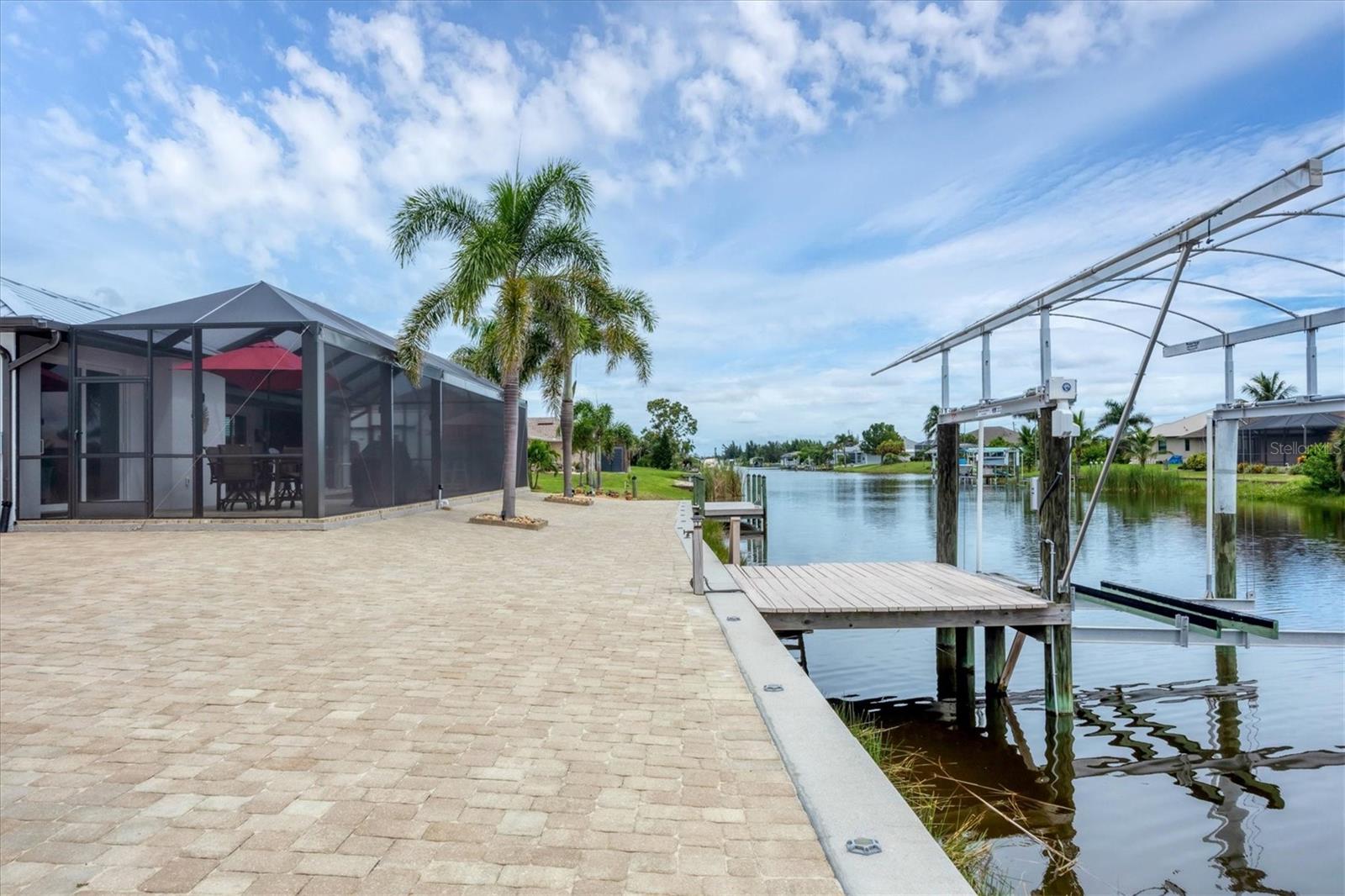 15704 LAKELAND CIR