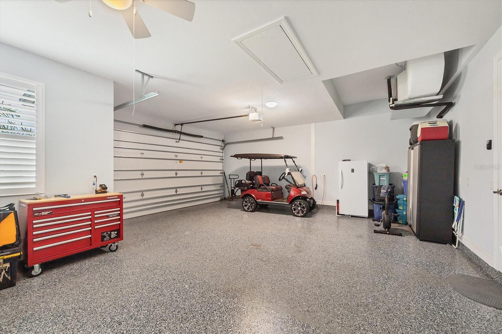 15704 LAKELAND CIR