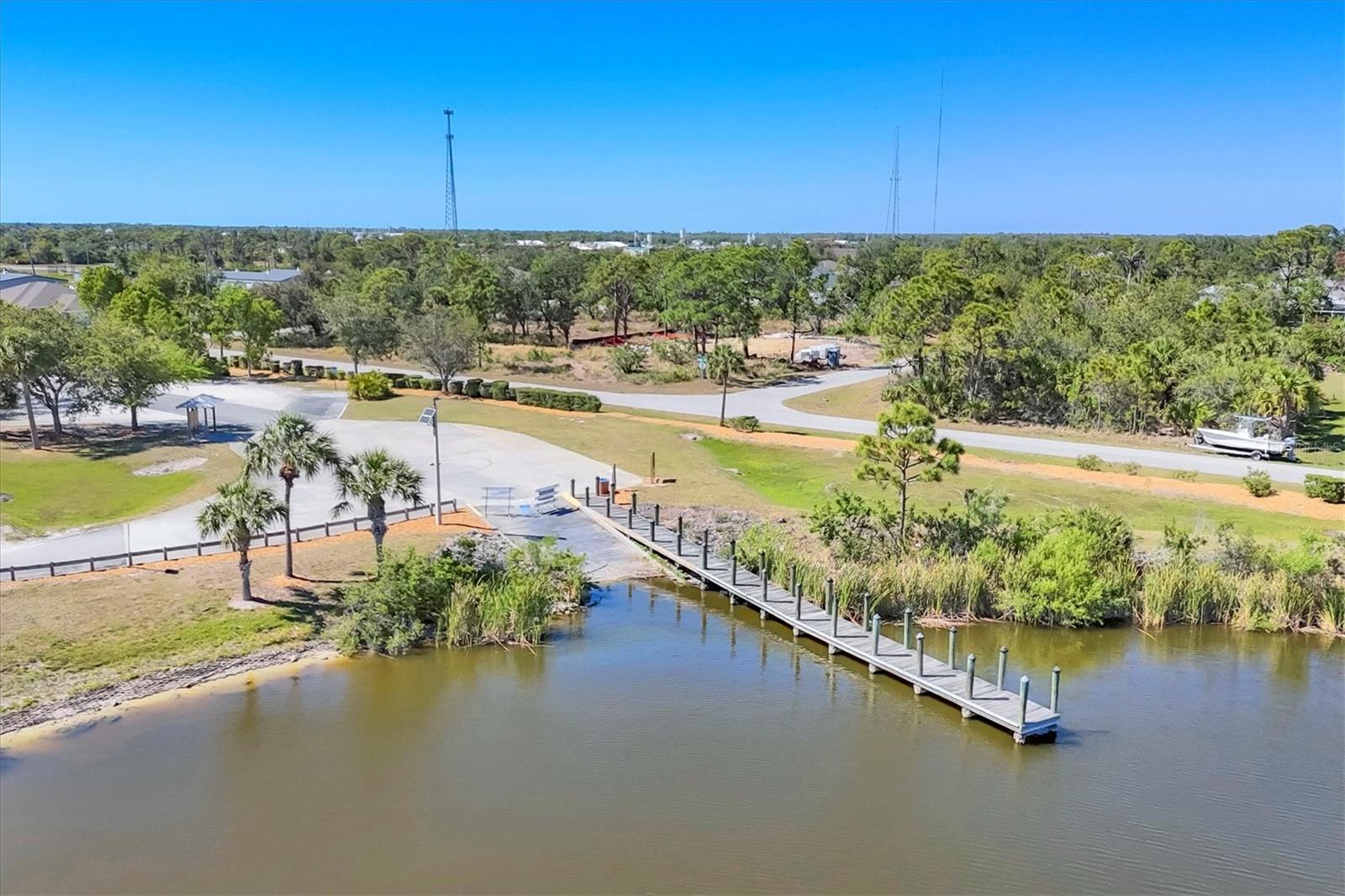 15704 LAKELAND CIR